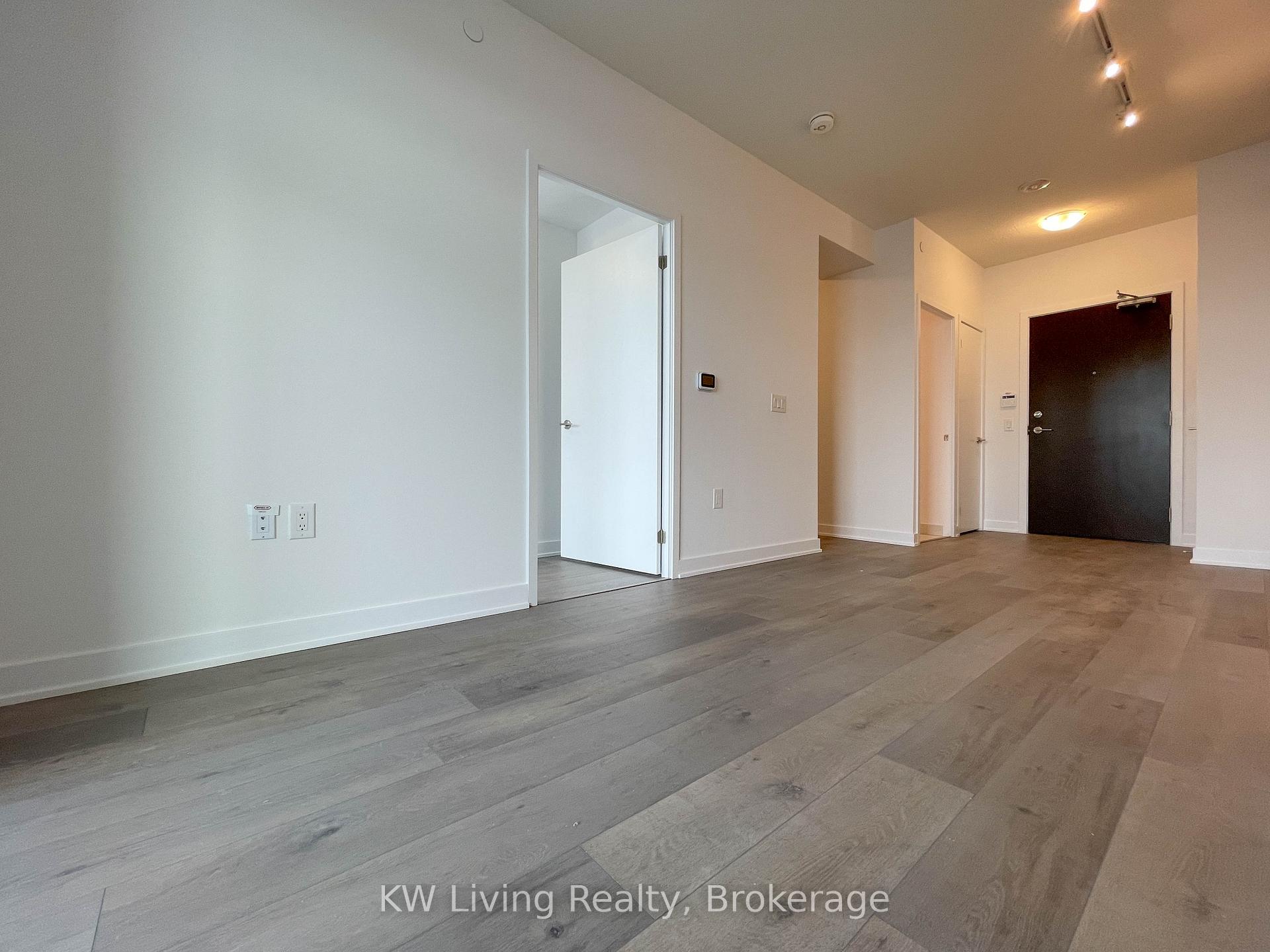 Photo 7 of Unit 1502, 60 Honeycrisp Crescent, Vaughan, Vaughan Corporate Centre — HOMEH
