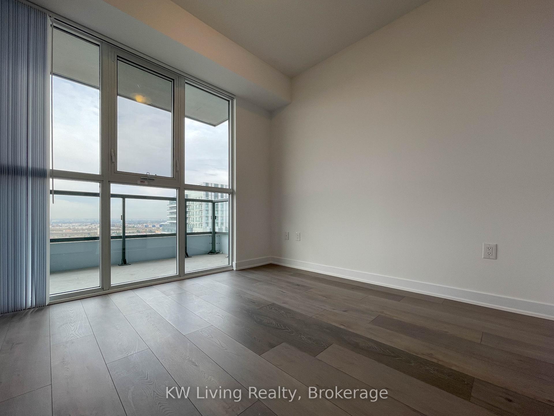 Photo 8 of Unit 1502, 60 Honeycrisp Crescent, Vaughan, Vaughan Corporate Centre — HOMEH