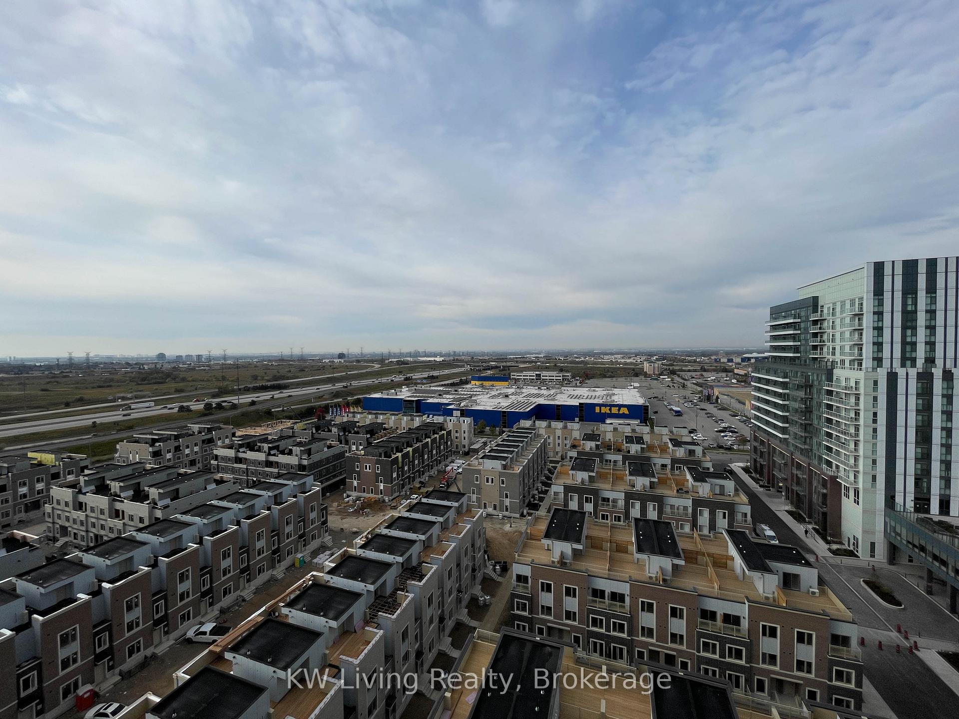 Photo 11 of Unit 1502, 60 Honeycrisp Crescent, Vaughan, Vaughan Corporate Centre — HOMEH