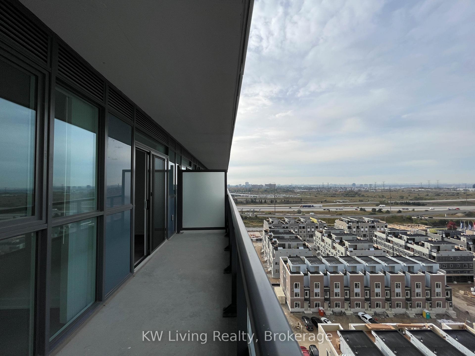 Photo 12 of Unit 1502, 60 Honeycrisp Crescent, Vaughan, Vaughan Corporate Centre — HOMEH
