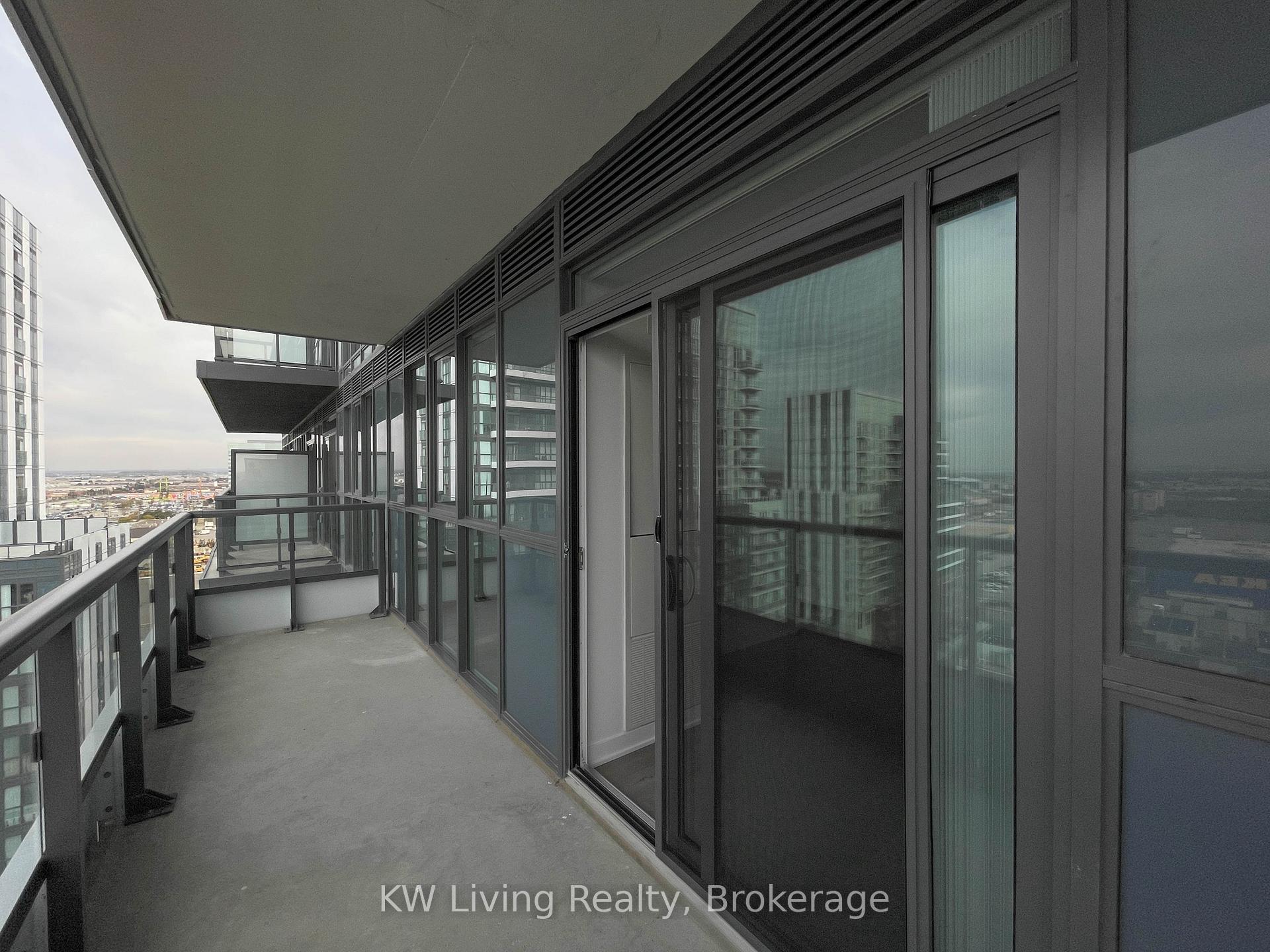 Photo 13 of Unit 1502, 60 Honeycrisp Crescent, Vaughan, Vaughan Corporate Centre — HOMEH