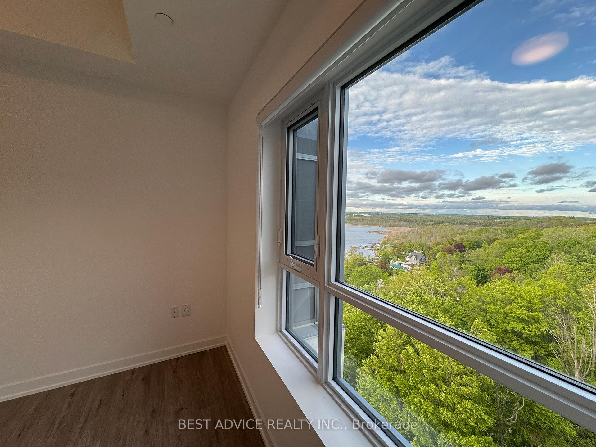 Photo 13 of Unit 1107, 56 lakeside Terrace, Barrie, Little Lake — HOMEH