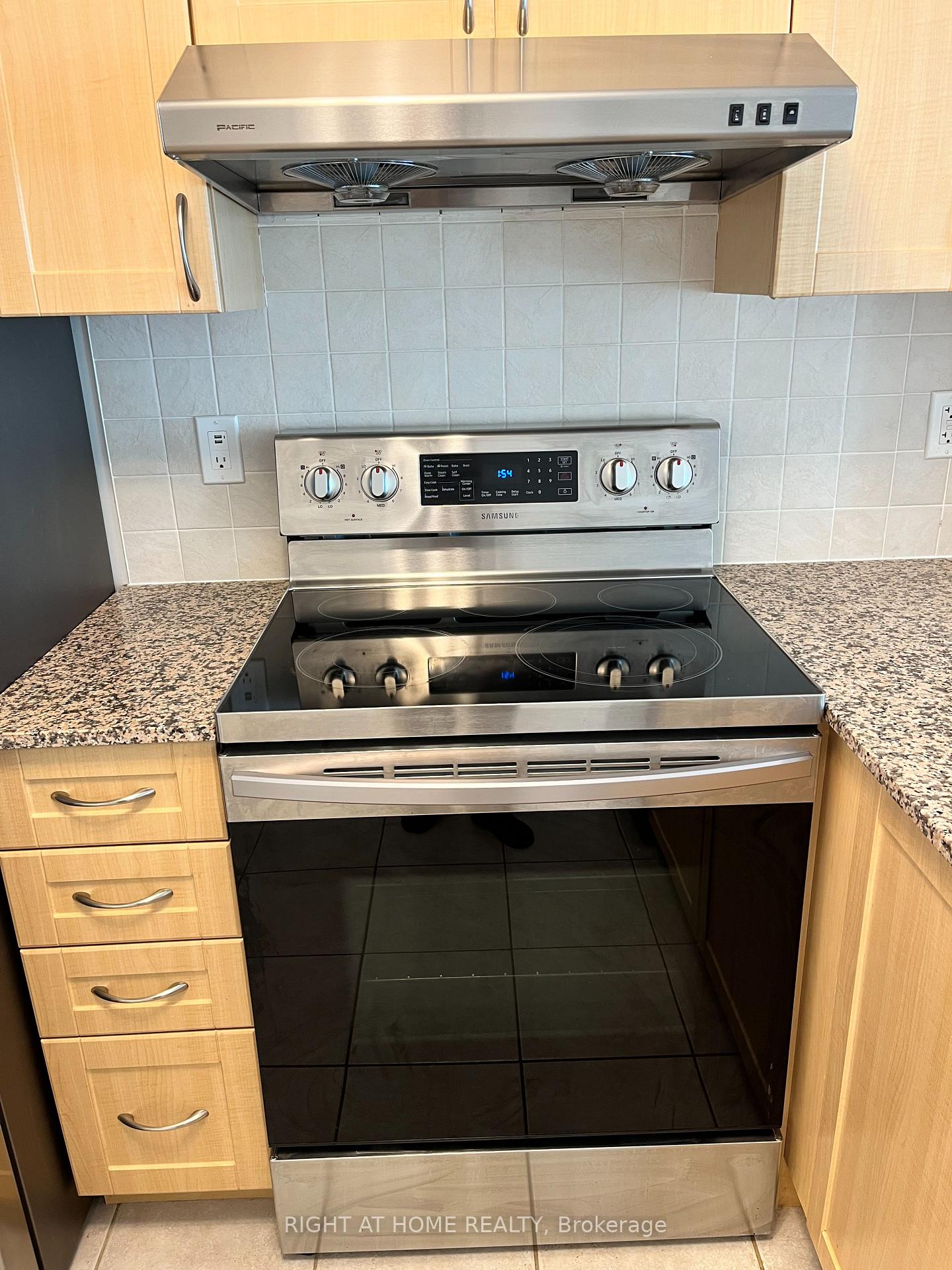 Photo 12 of Unit 1110, 55 South Town Centre Boulevard S, Markham, Unionville — HOMEH