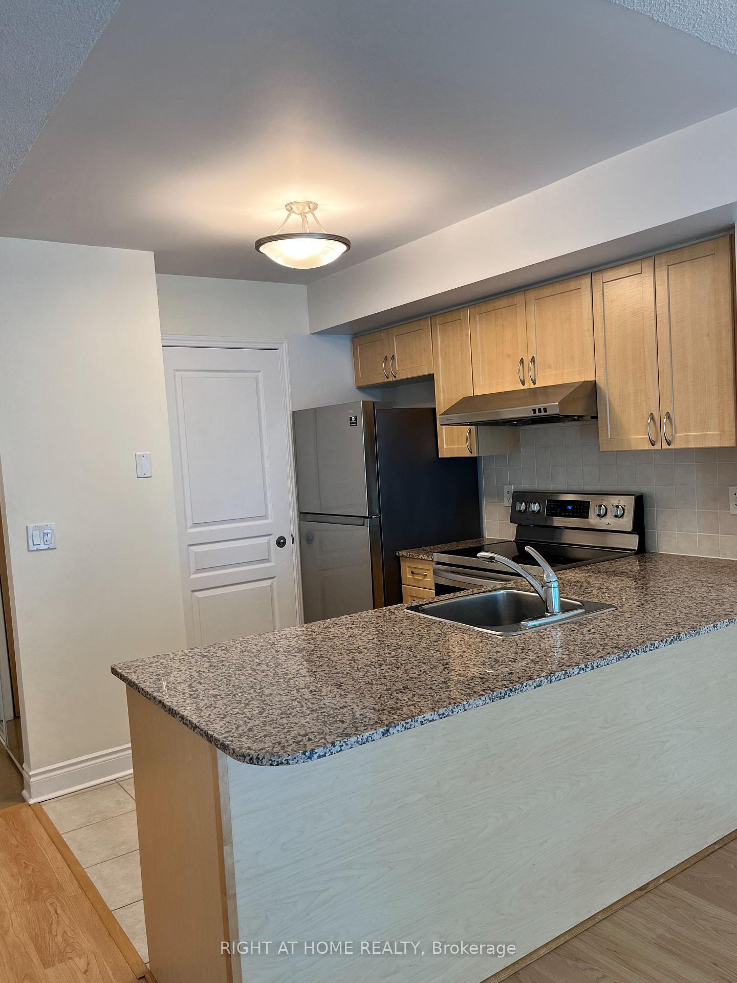 Photo 16 of Unit 1110, 55 South Town Centre Boulevard S, Markham, Unionville — HOMEH