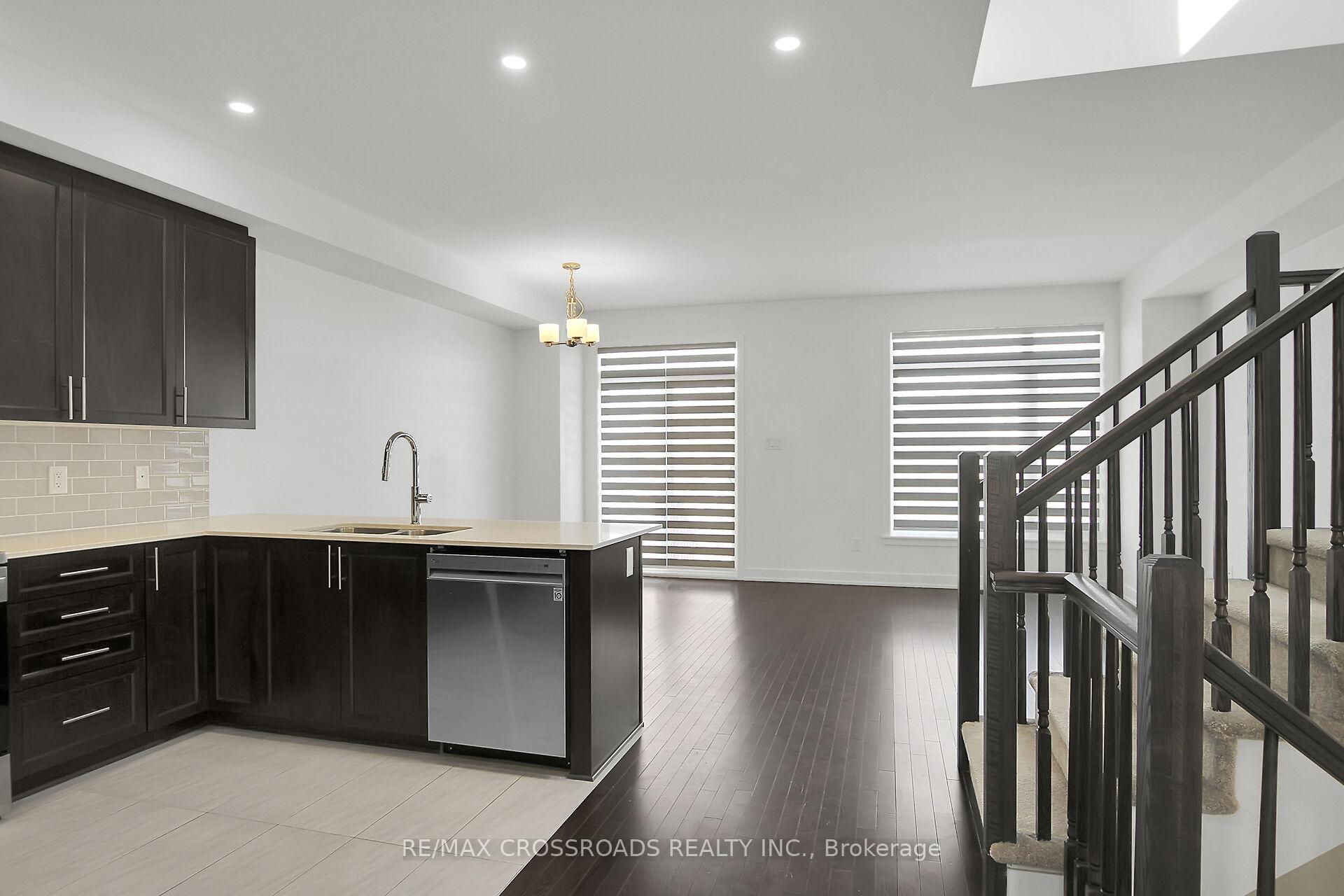 Photo 8 of 972 Brian Good Avenue, Ottawa, Riverside South/Gloucester Glen — HOMEH