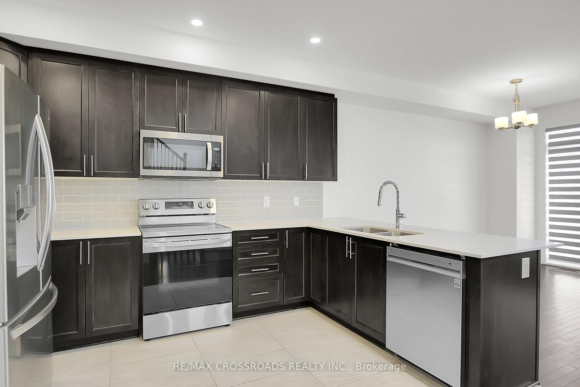 Photo 9 of 972 Brian Good Avenue, Ottawa, Riverside South/Gloucester Glen — HOMEH