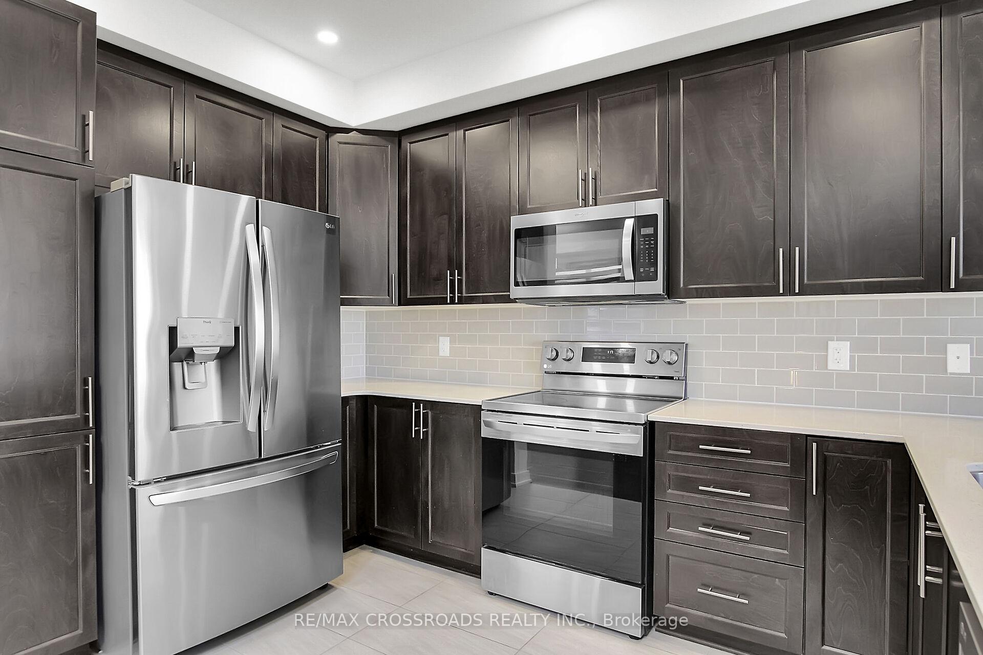 Photo 12 of 972 Brian Good Avenue, Ottawa, Riverside South/Gloucester Glen — HOMEH