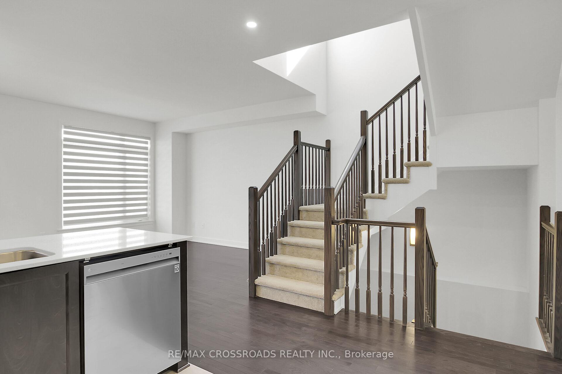Photo 13 of 972 Brian Good Avenue, Ottawa, Riverside South/Gloucester Glen — HOMEH