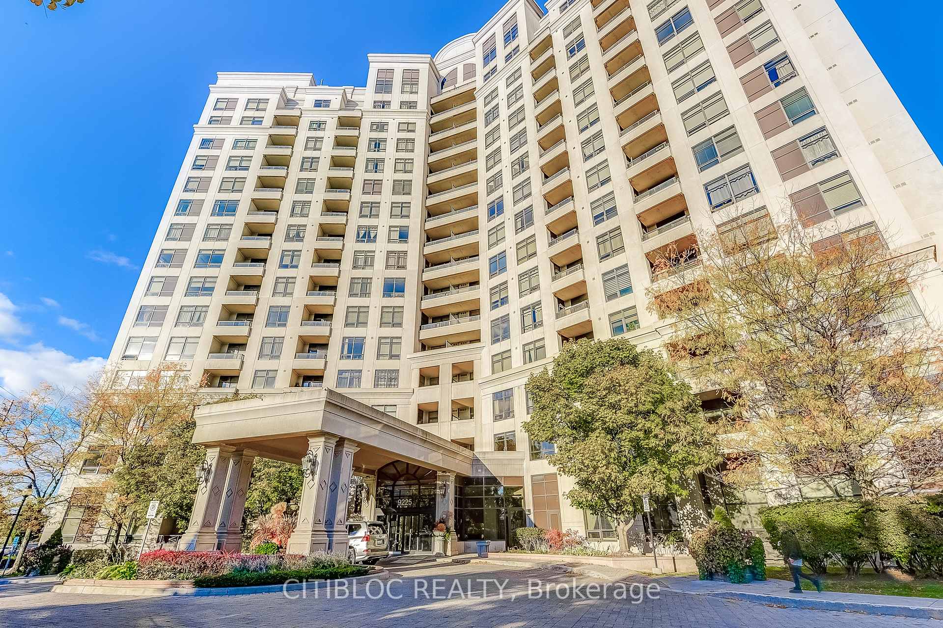 Photo 1 of Unit 1614, 9225 Jane Street, Vaughan, Maple — HOMEH