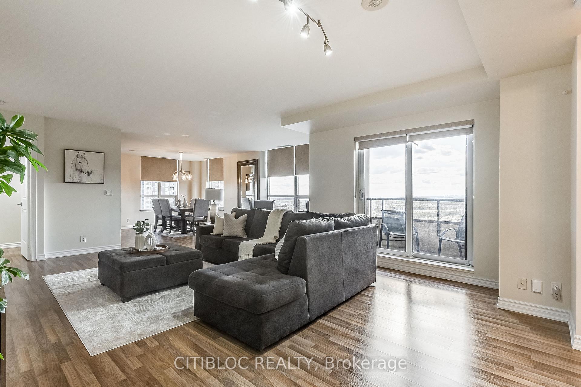 Photo 9 of Unit 1614, 9225 Jane Street, Vaughan, Maple — HOMEH