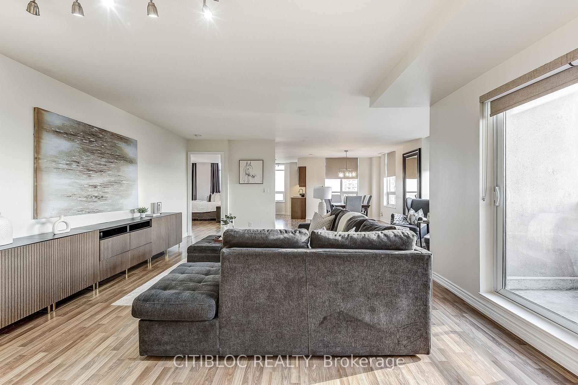 Photo 10 of Unit 1614, 9225 Jane Street, Vaughan, Maple — HOMEH