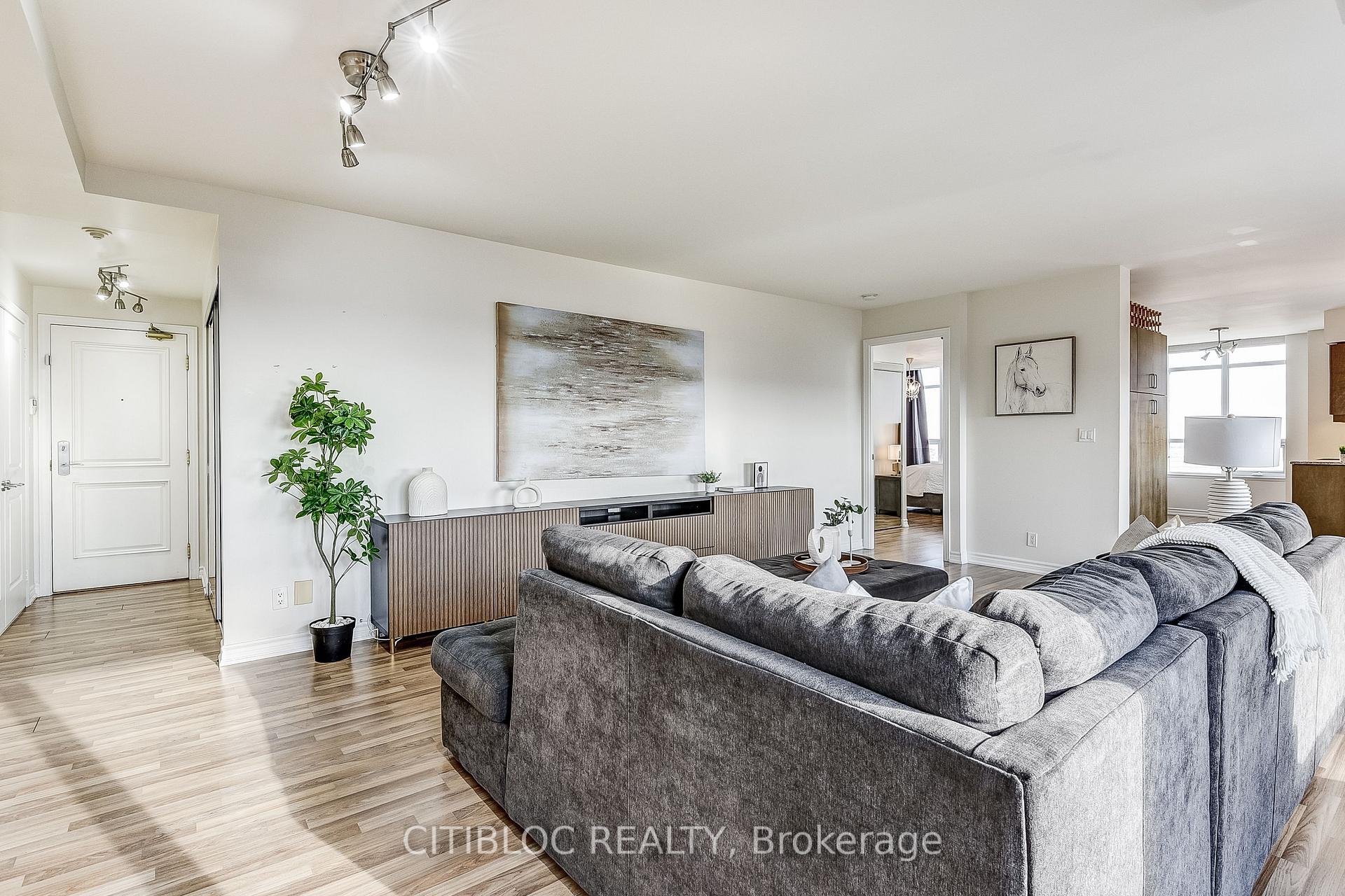 Photo 31 of Unit 1614, 9225 Jane Street, Vaughan, Maple — HOMEH