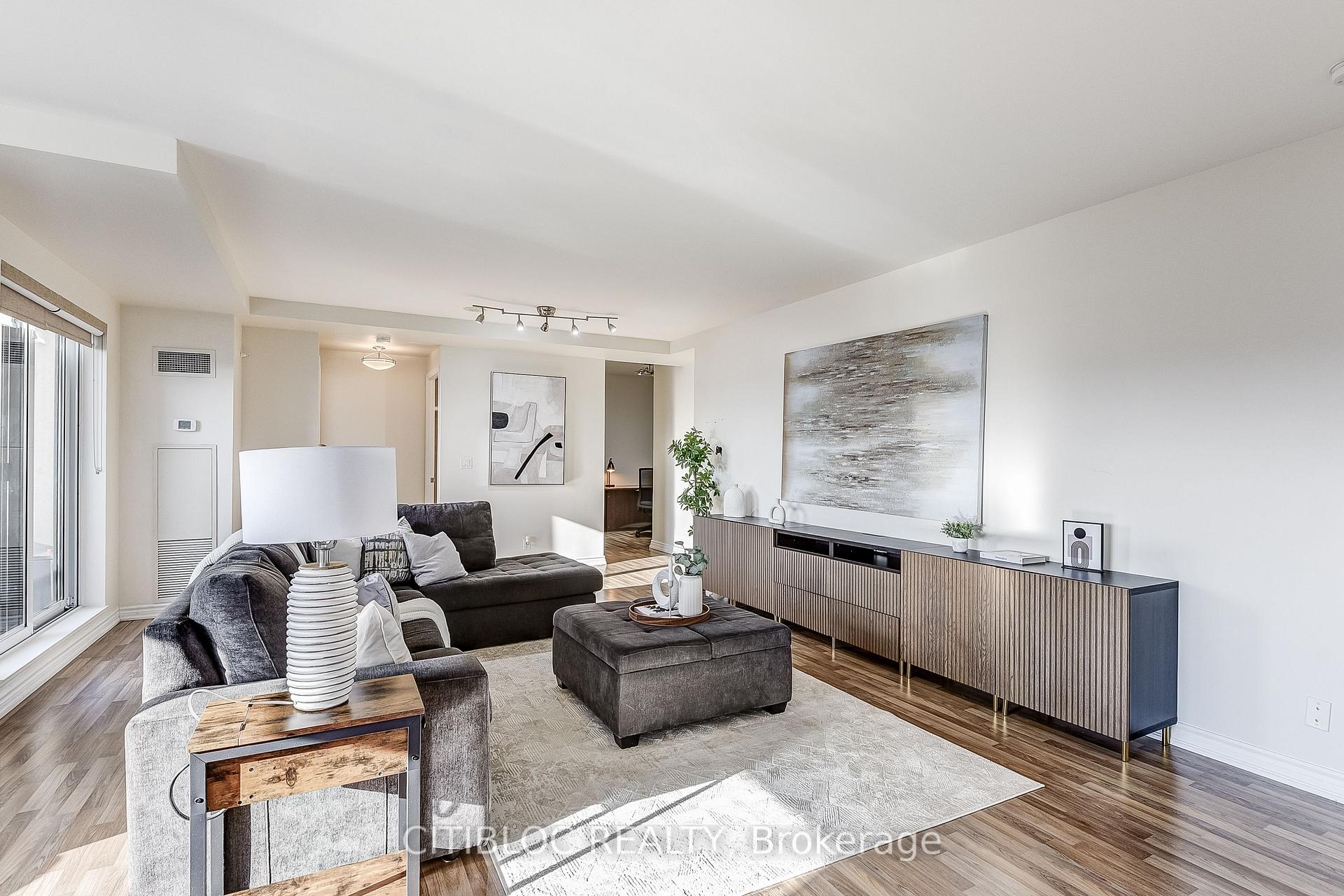 Photo 32 of Unit 1614, 9225 Jane Street, Vaughan, Maple — HOMEH