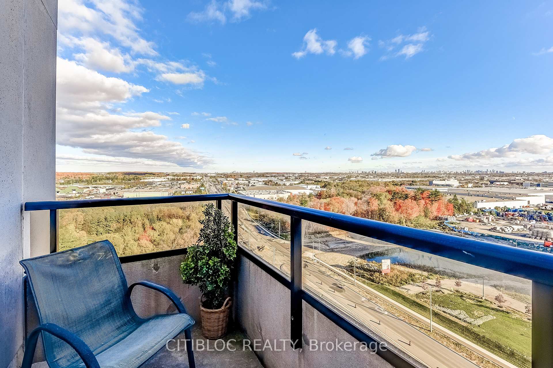 Photo 46 of Unit 1614, 9225 Jane Street, Vaughan, Maple — HOMEH