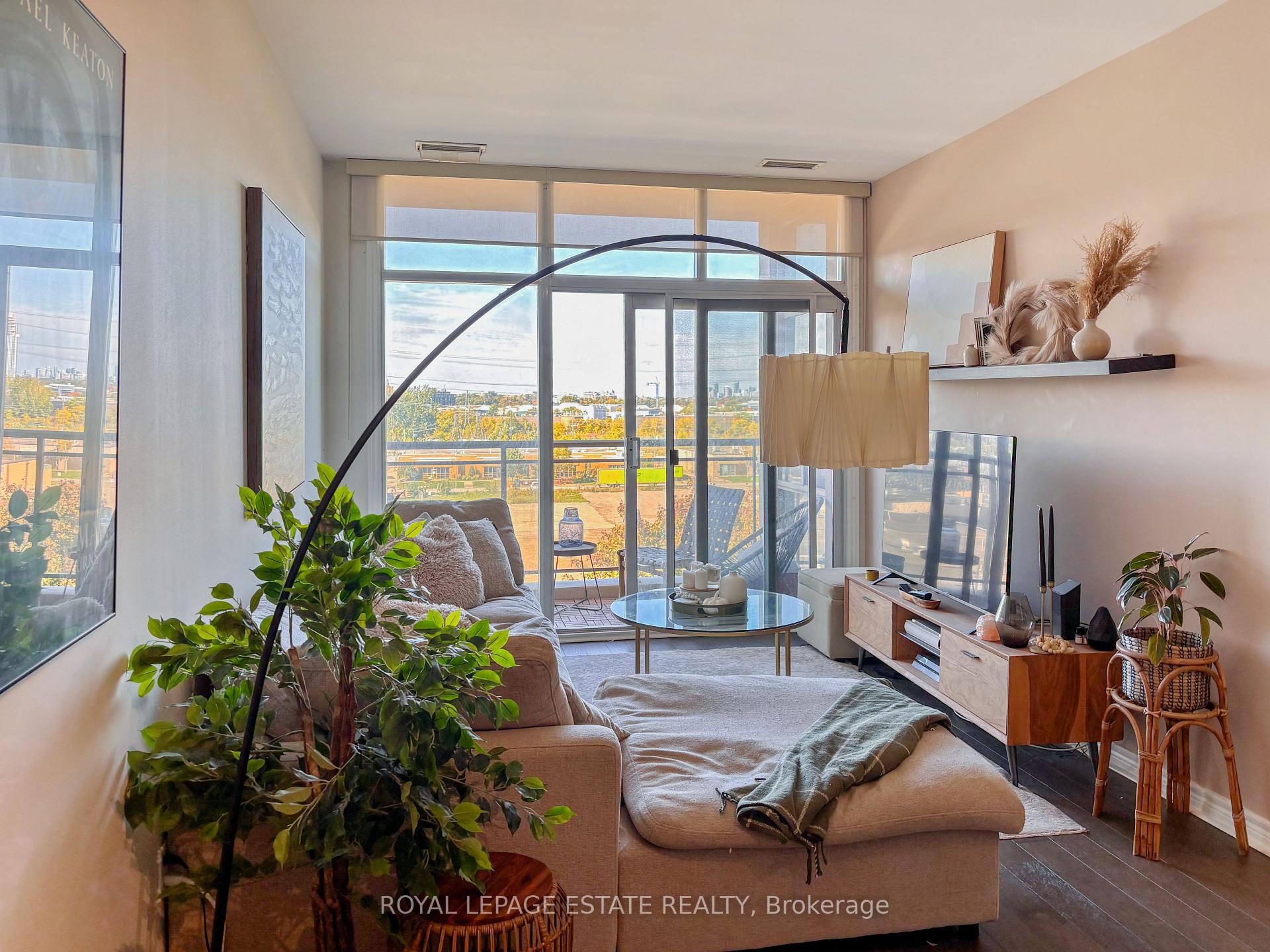 Photo 1 of Unit 508, 1 Leaside Park Drive, Toronto, Thorncliffe Park — HOMEH