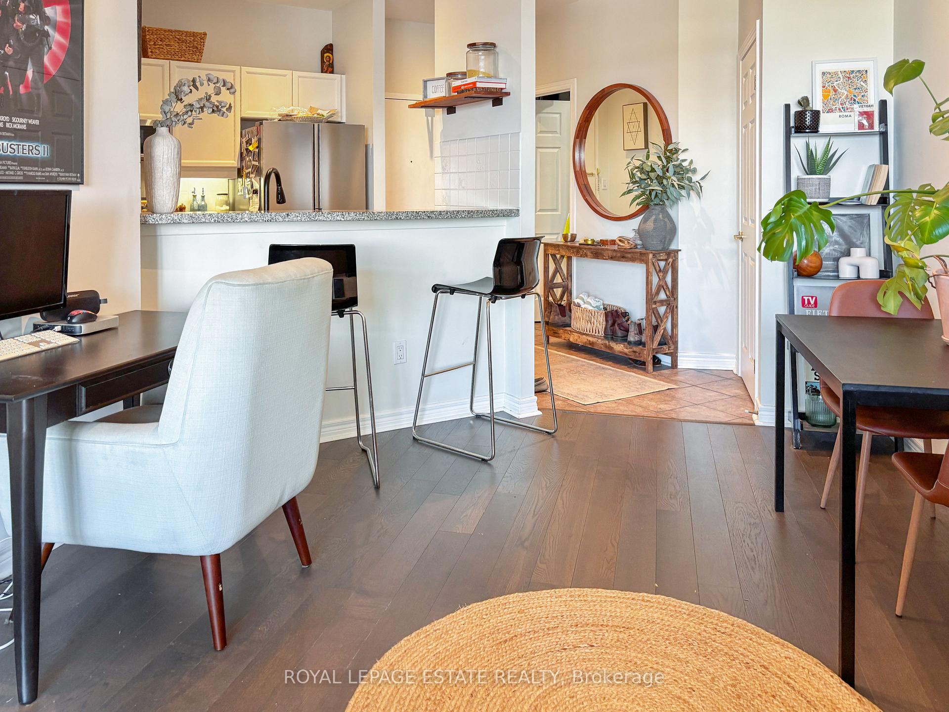 Photo 8 of Unit 508, 1 Leaside Park Drive, Toronto, Thorncliffe Park — HOMEH
