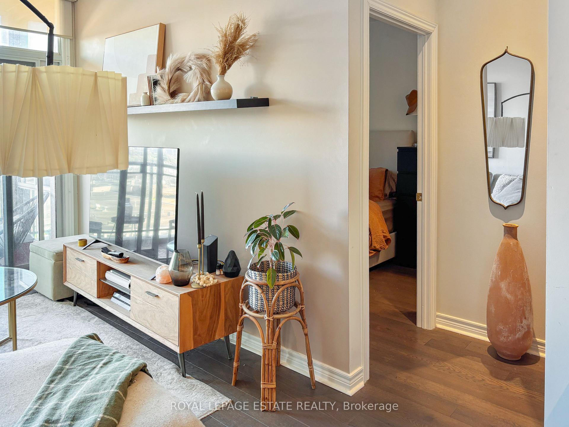 Photo 10 of Unit 508, 1 Leaside Park Drive, Toronto, Thorncliffe Park — HOMEH
