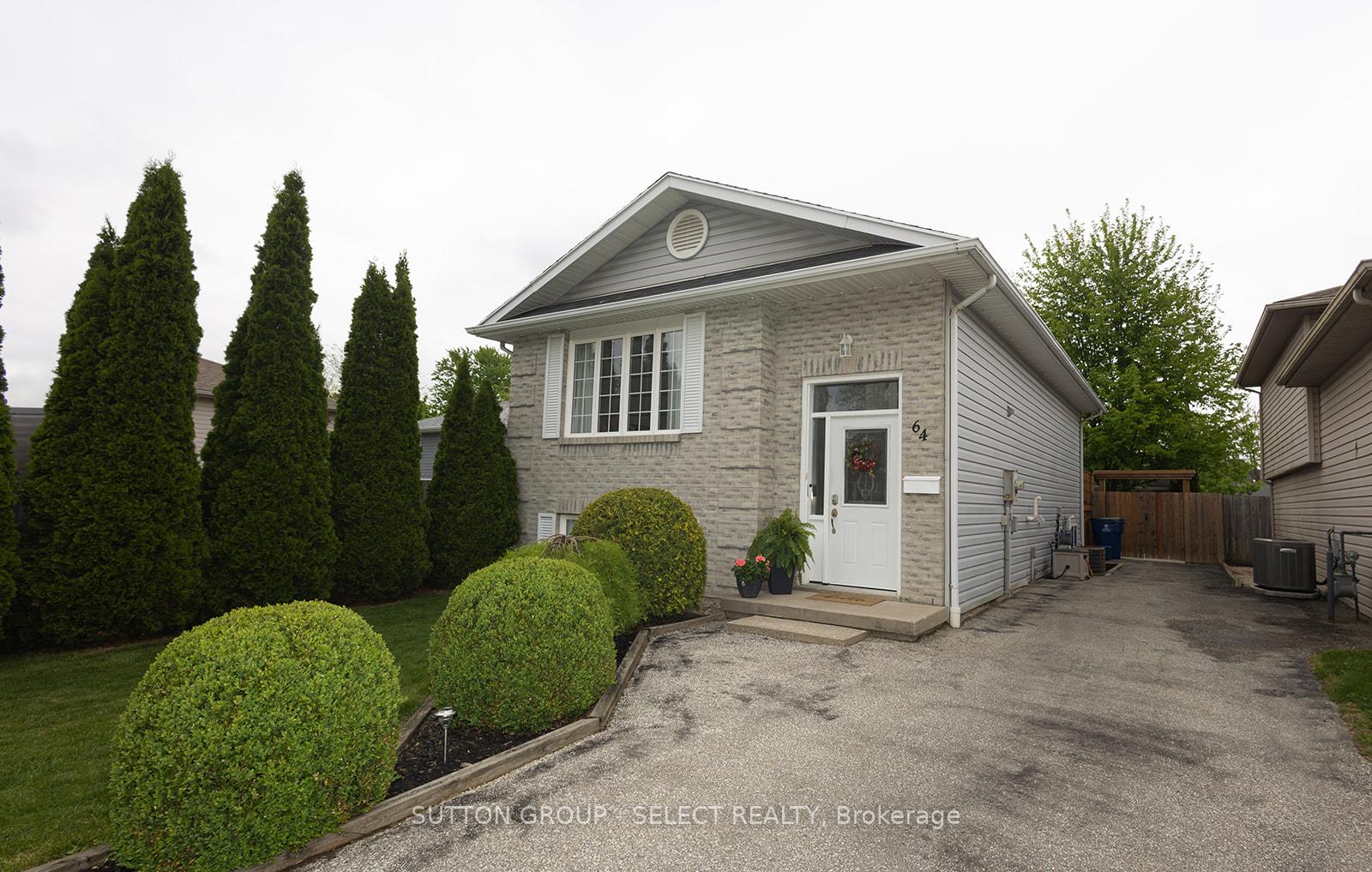 Photo 2 of 64 University Avenue, Chatham-Kent, Wallaceburg — HOMEH