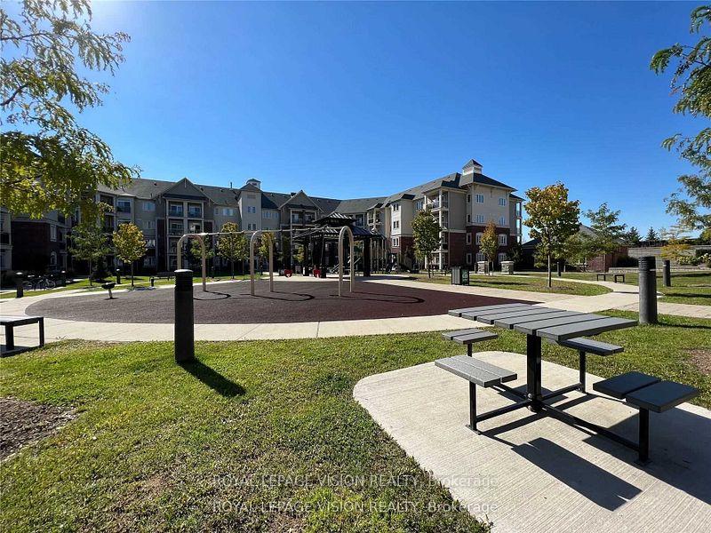 Photo 17 of Unit 419, 80 Aspen Springs Drive, Clarington, Bowmanville — HOMEH