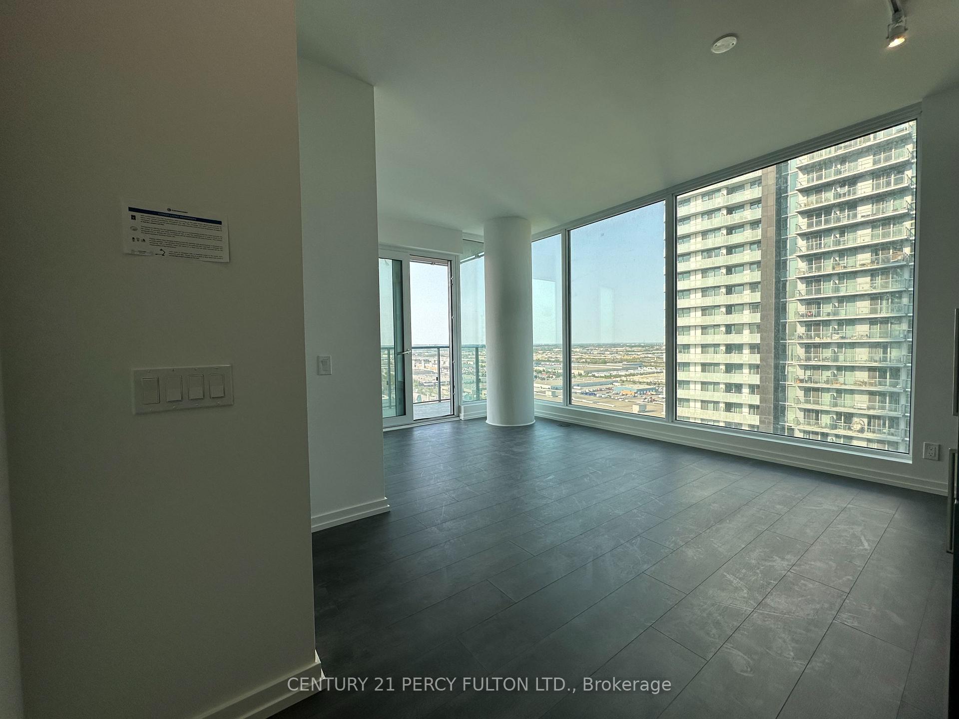 Photo 5 of Unit 2709, 7890 Jane Street, Vaughan, Vaughan Corporate Centre — HOMEH