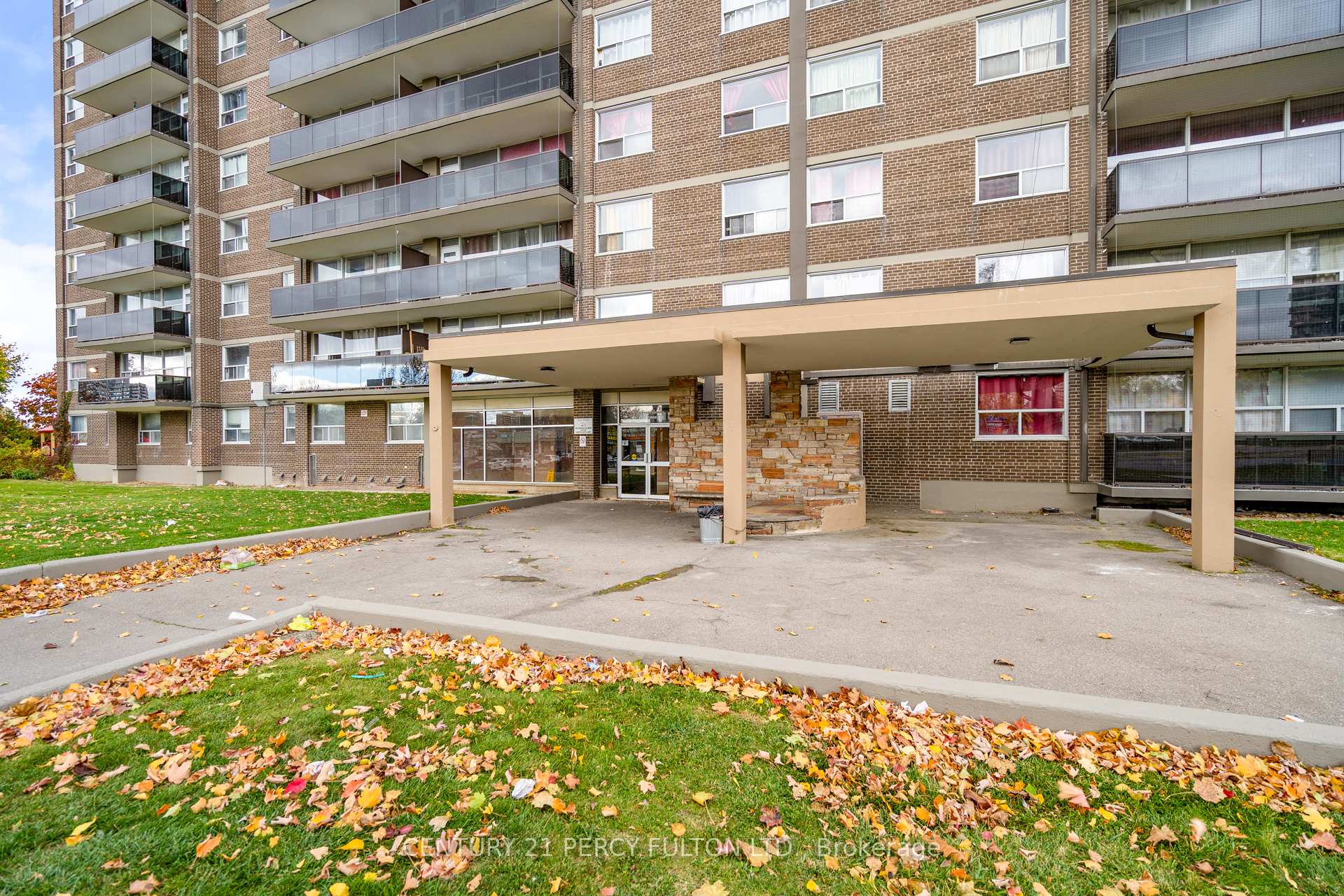 Front of Unit 1101, 201 Van Horne Avenue
