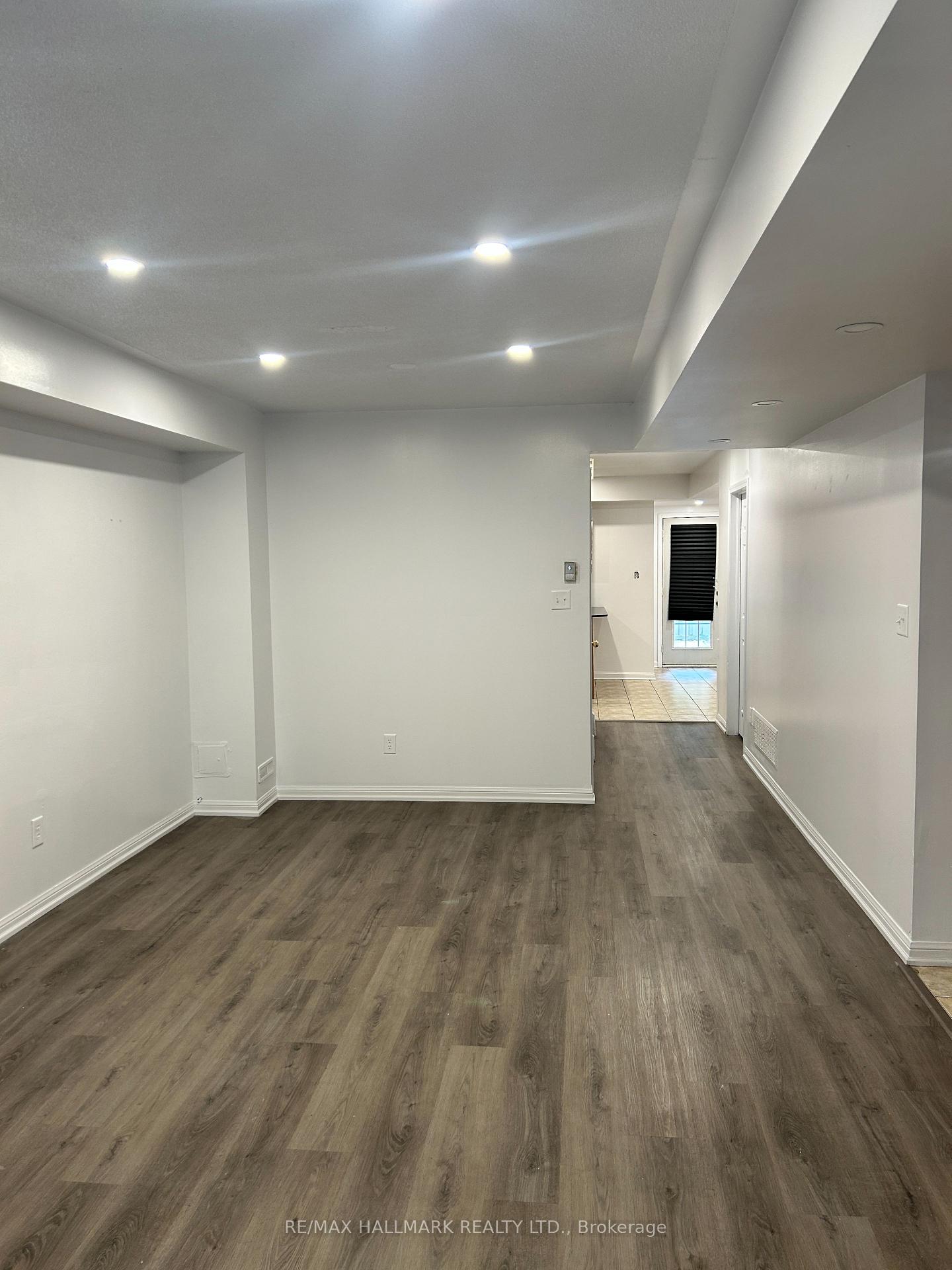 Photo 4 of Unit 15, 464 Beach Boulevard, Hamilton, Hamilton Beach — HOMEH
