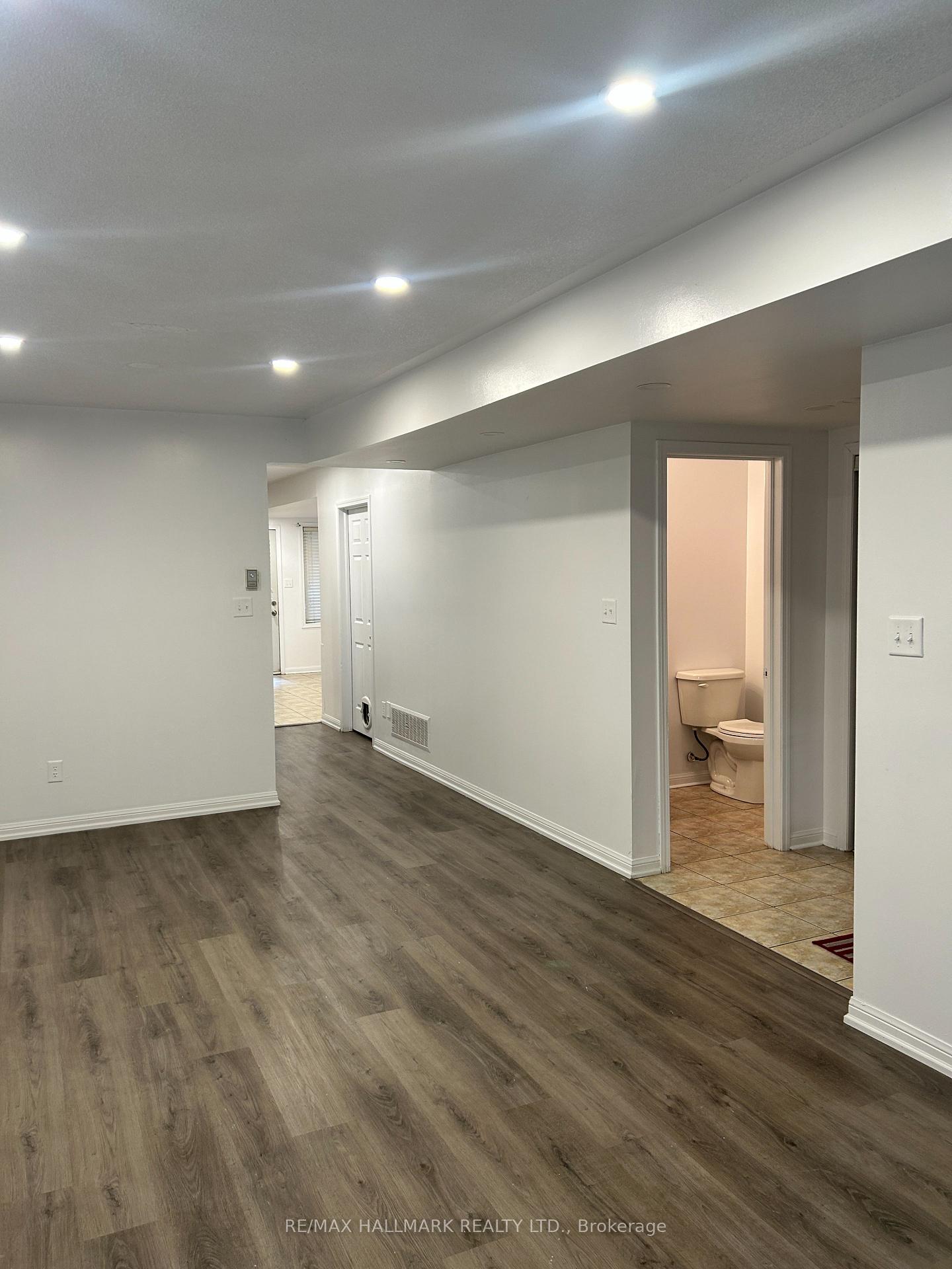 Photo 5 of Unit 15, 464 Beach Boulevard, Hamilton, Hamilton Beach — HOMEH