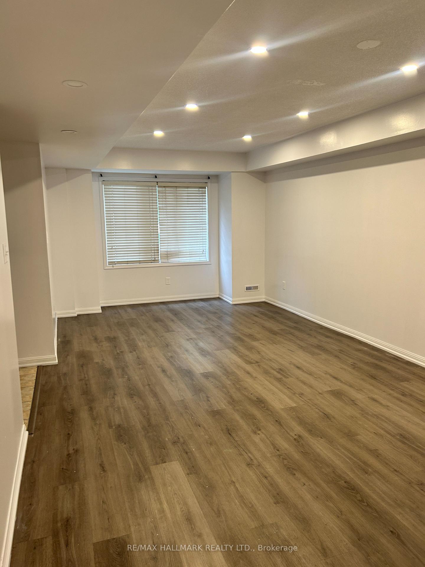 Photo 9 of Unit 15, 464 Beach Boulevard, Hamilton, Hamilton Beach — HOMEH