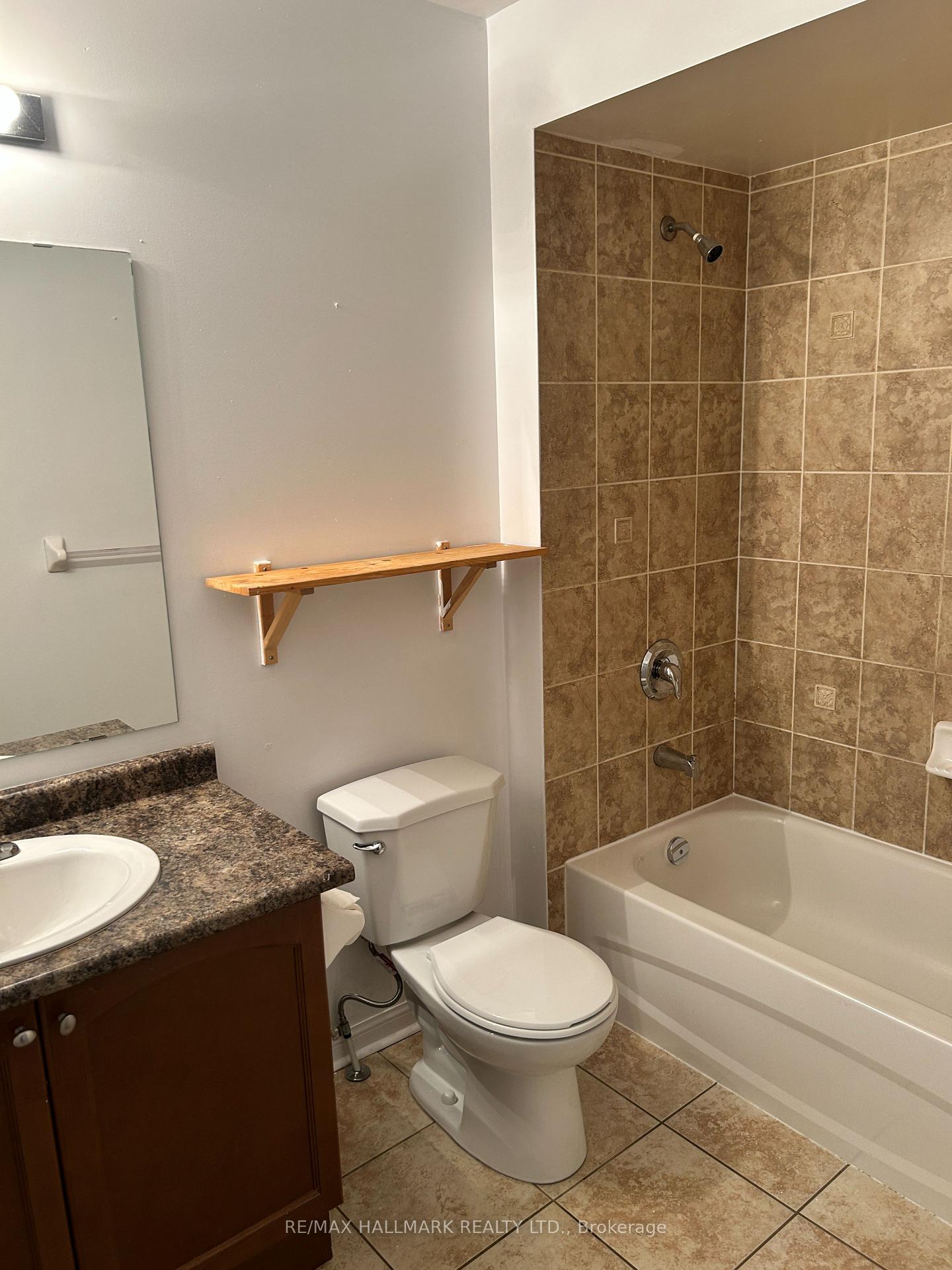 Photo 14 of Unit 15, 464 Beach Boulevard, Hamilton, Hamilton Beach — HOMEH