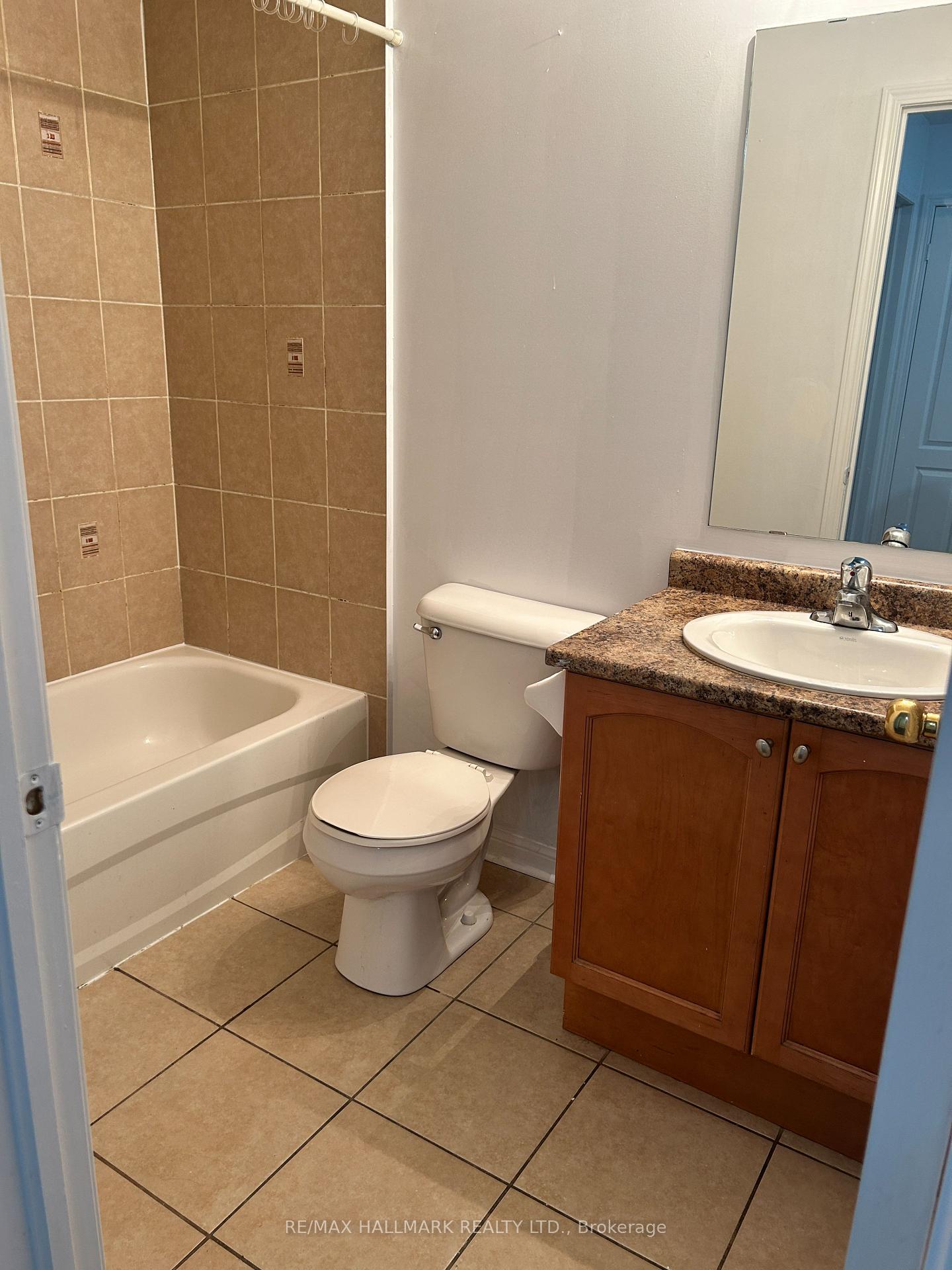 Photo 18 of Unit 15, 464 Beach Boulevard, Hamilton, Hamilton Beach — HOMEH