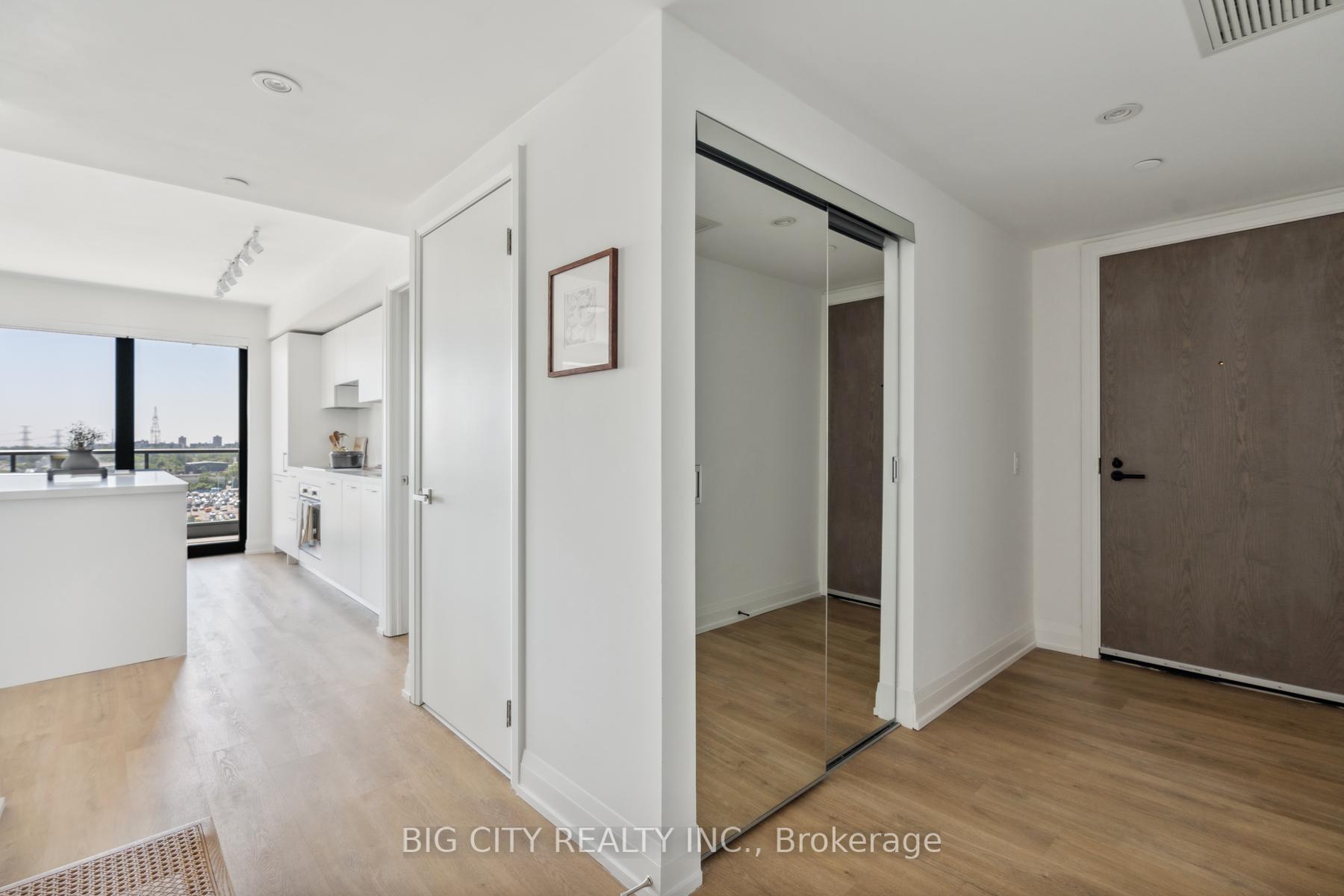 Photo 4 of Unit 1410, 36 Brentcliffe Road, Toronto, Thorncliffe Park — HOMEH