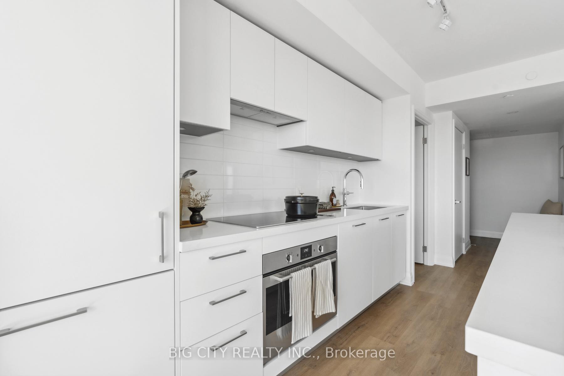 Photo 8 of Unit 1410, 36 Brentcliffe Road, Toronto, Thorncliffe Park — HOMEH