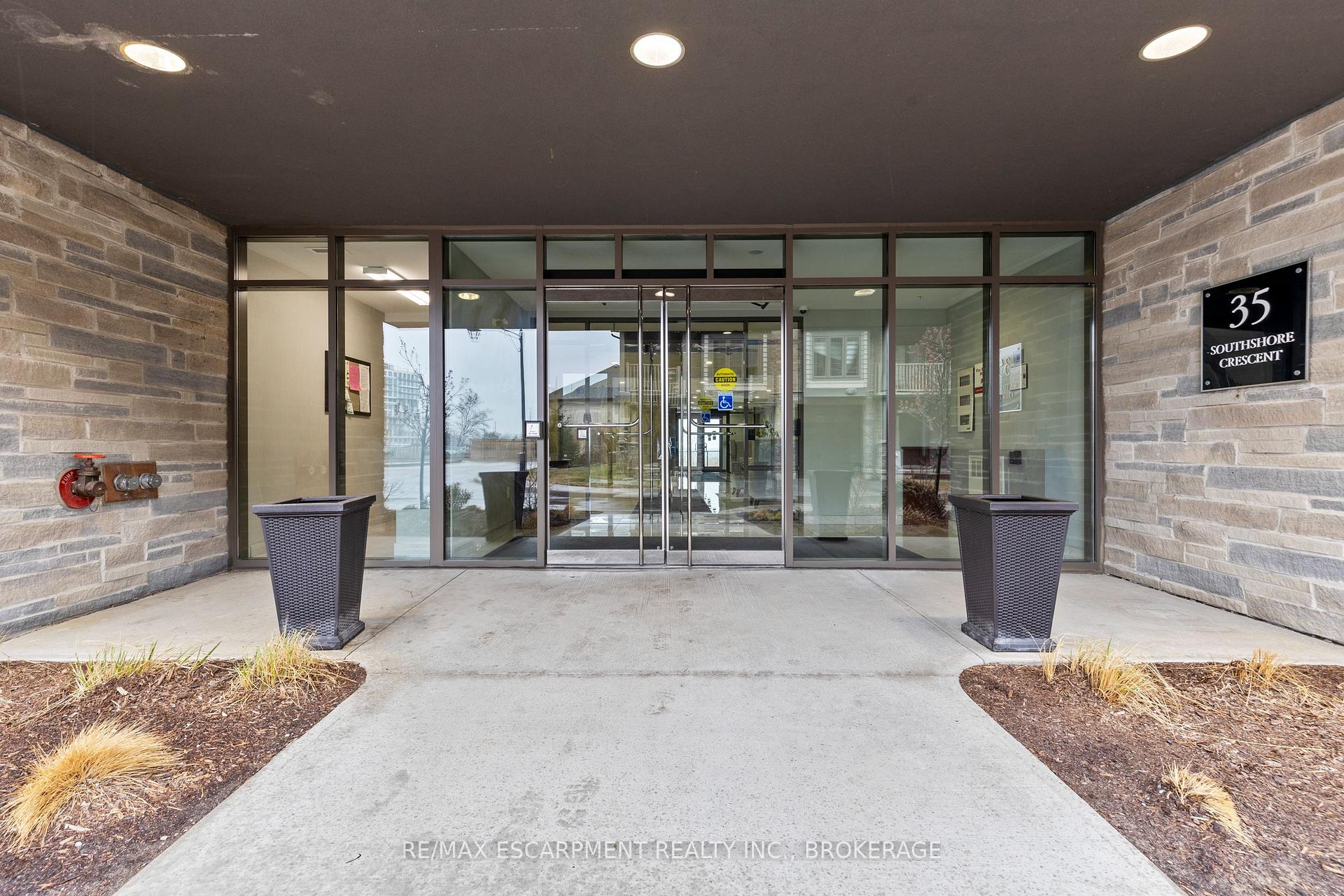 Photo 2 of Unit 230, 35 Southshore Crescent, Hamilton, Lakeshore — HOMEH