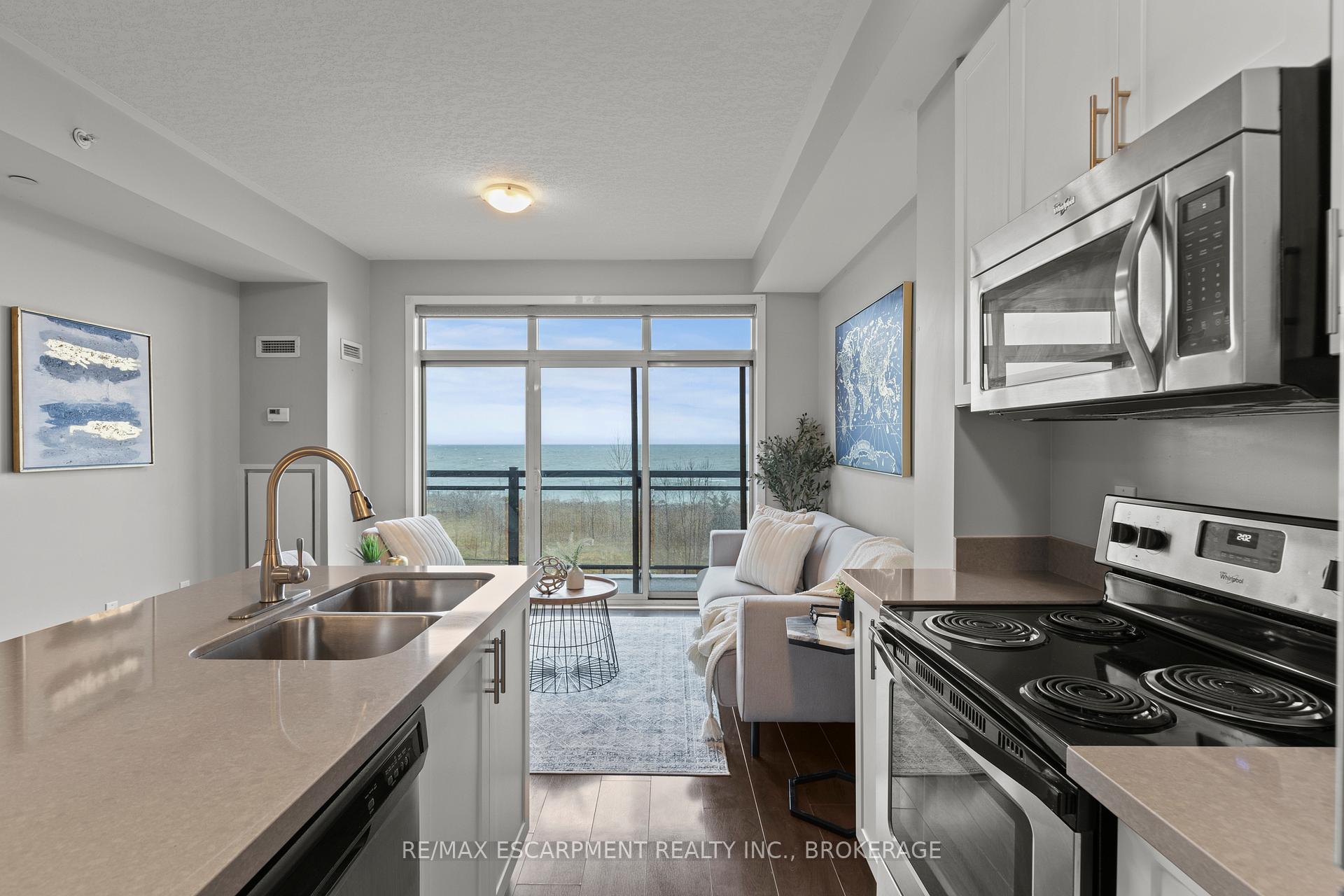 Photo 5 of Unit 230, 35 Southshore Crescent, Hamilton, Lakeshore — HOMEH