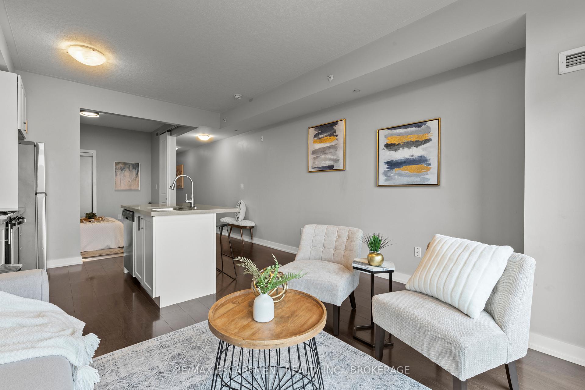 Photo 10 of Unit 230, 35 Southshore Crescent, Hamilton, Lakeshore — HOMEH
