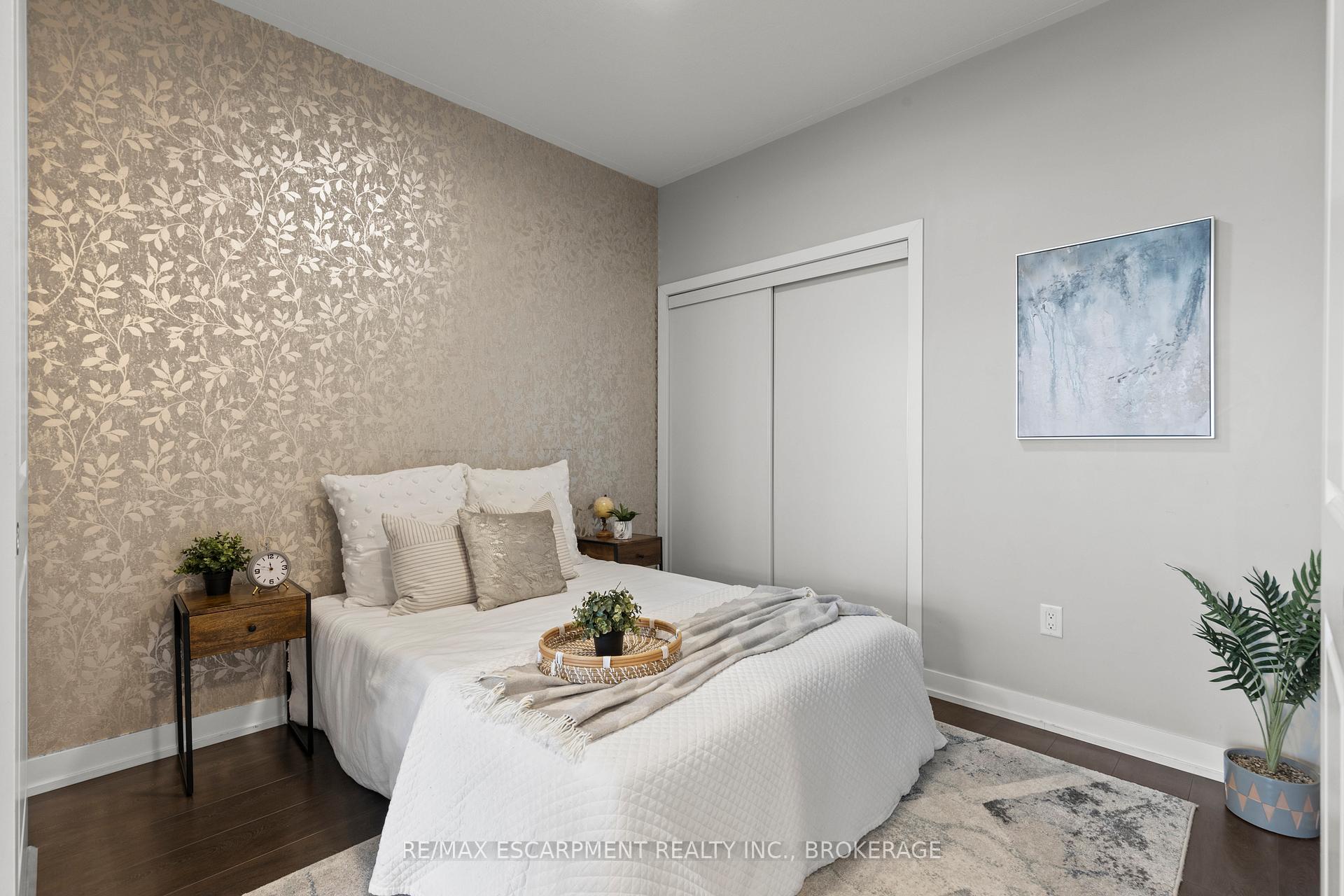 Photo 11 of Unit 230, 35 Southshore Crescent, Hamilton, Lakeshore — HOMEH