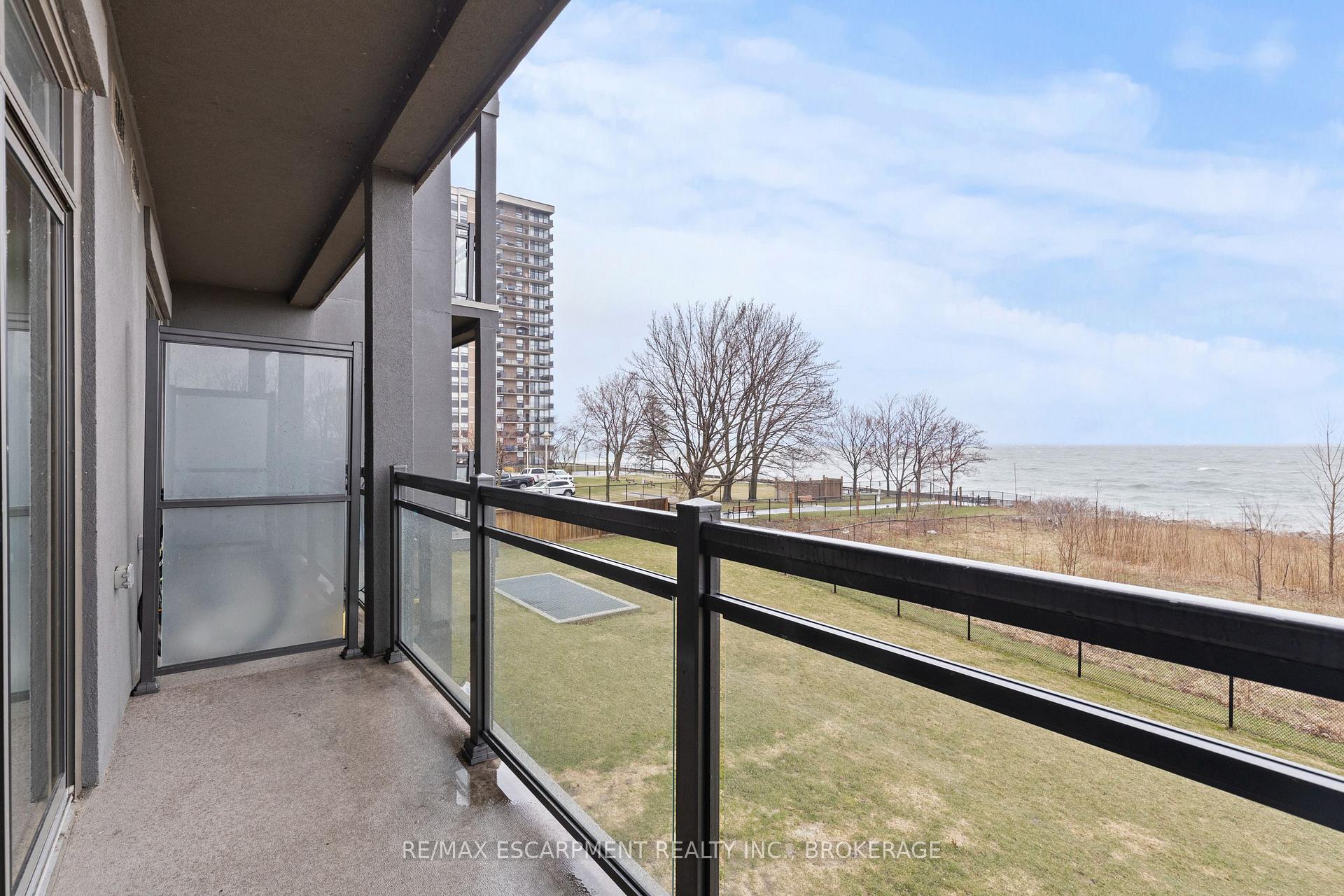 Photo 17 of Unit 230, 35 Southshore Crescent, Hamilton, Lakeshore — HOMEH