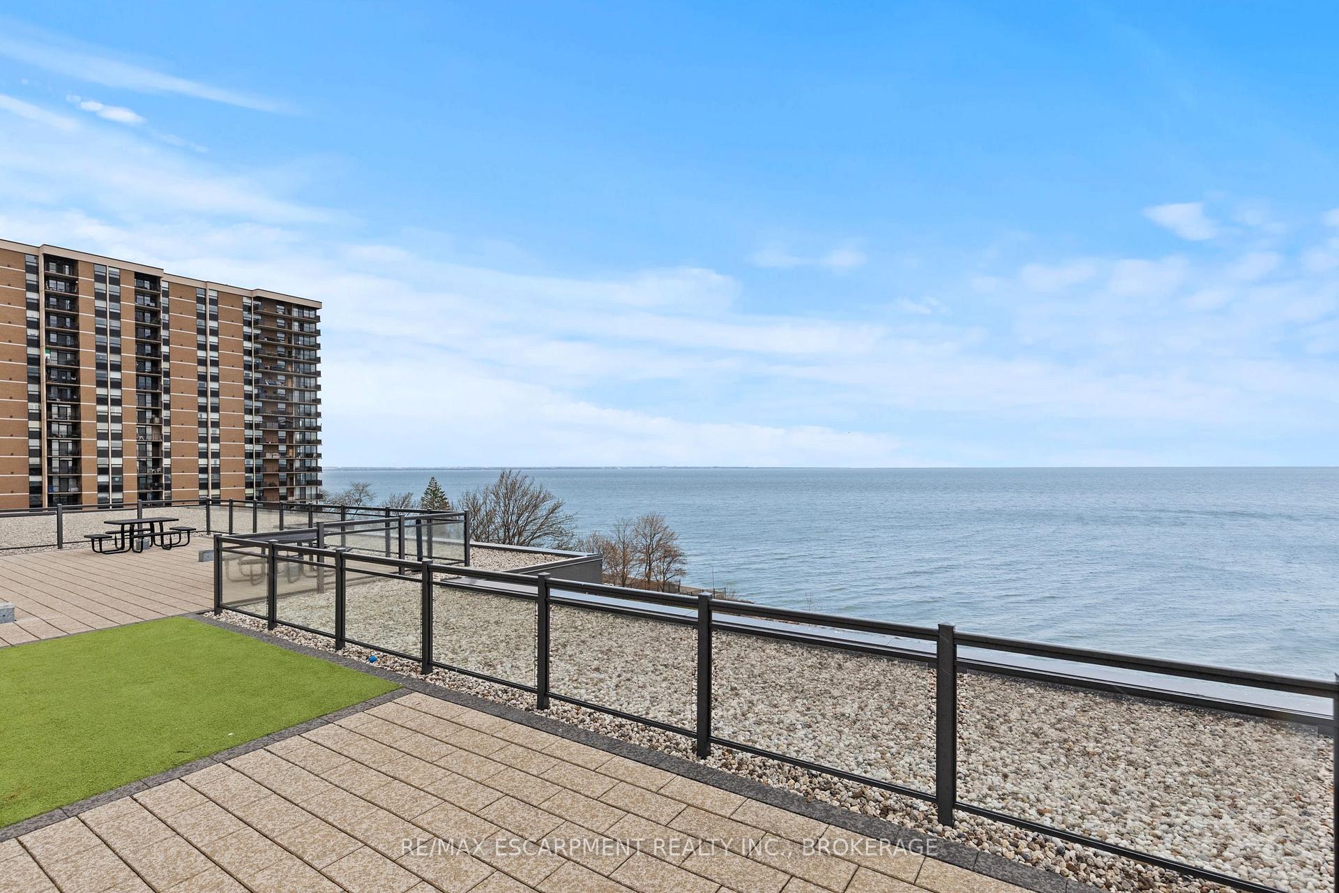 Photo 25 of Unit 230, 35 Southshore Crescent, Hamilton, Lakeshore — HOMEH