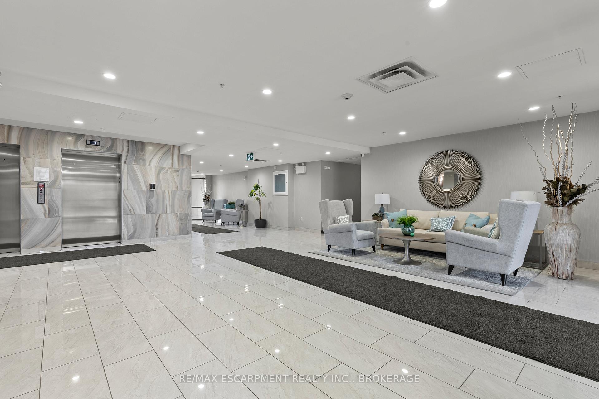 Photo 30 of Unit 230, 35 Southshore Crescent, Hamilton, Lakeshore — HOMEH