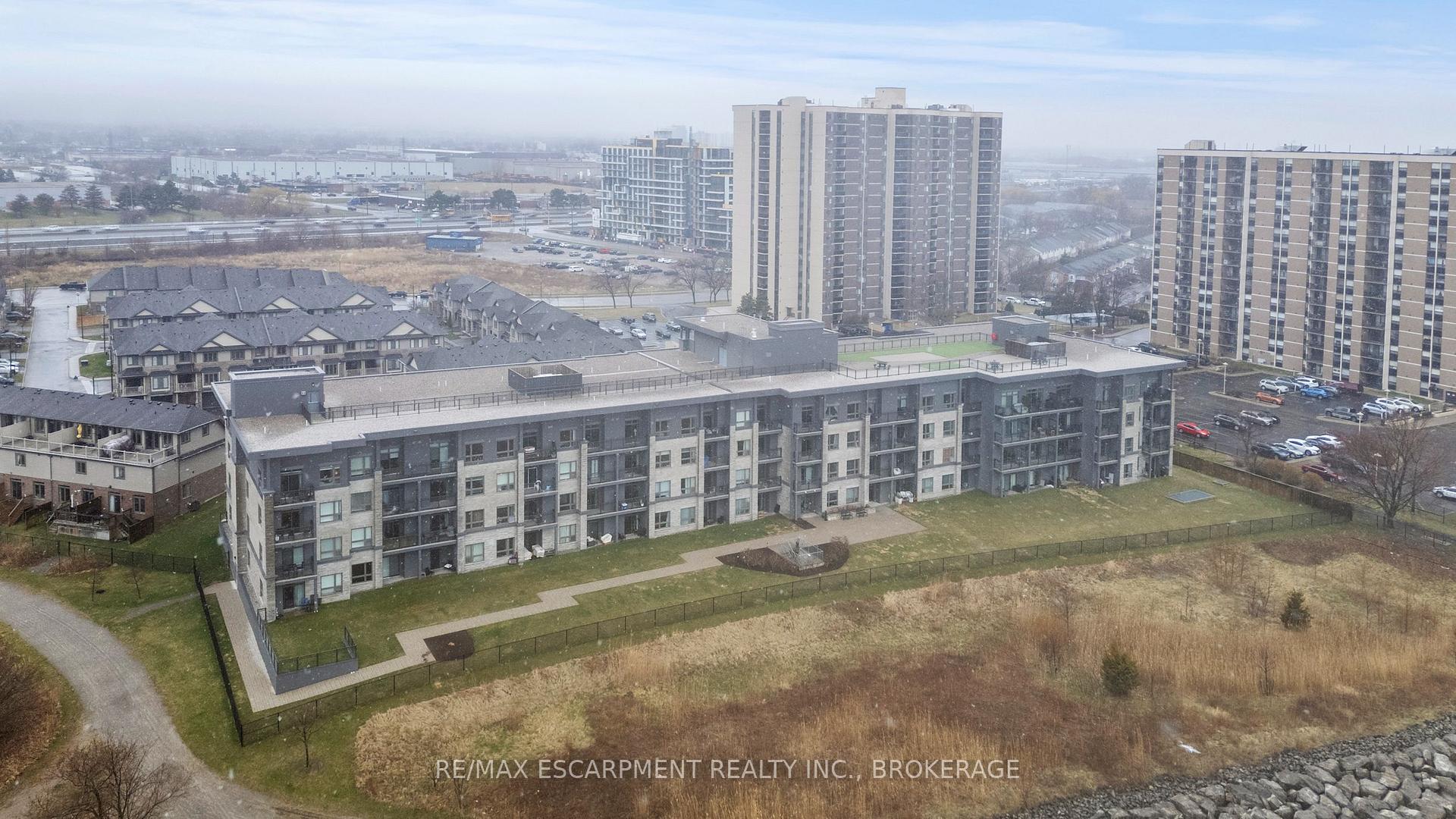 Photo 36 of Unit 230, 35 Southshore Crescent, Hamilton, Lakeshore — HOMEH