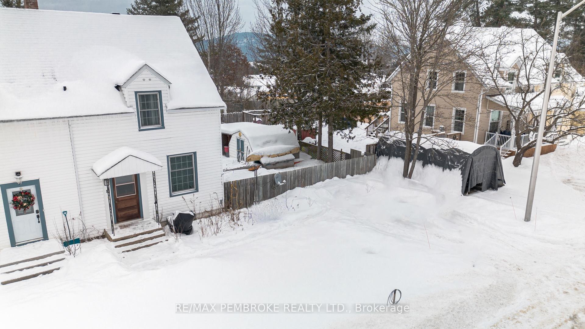 Photo 1 of 8 Wolfe Avenue, Deep River — HOMEH