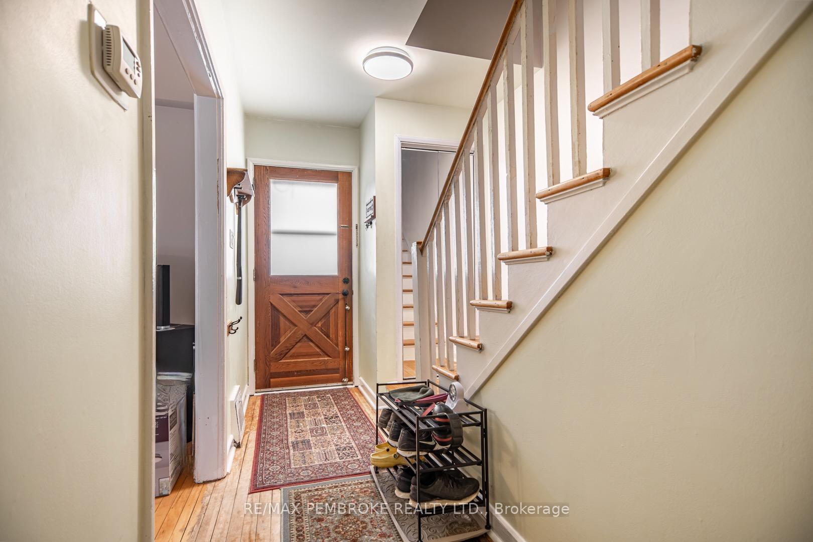 Photo 3 of 8 Wolfe Avenue, Deep River — HOMEH