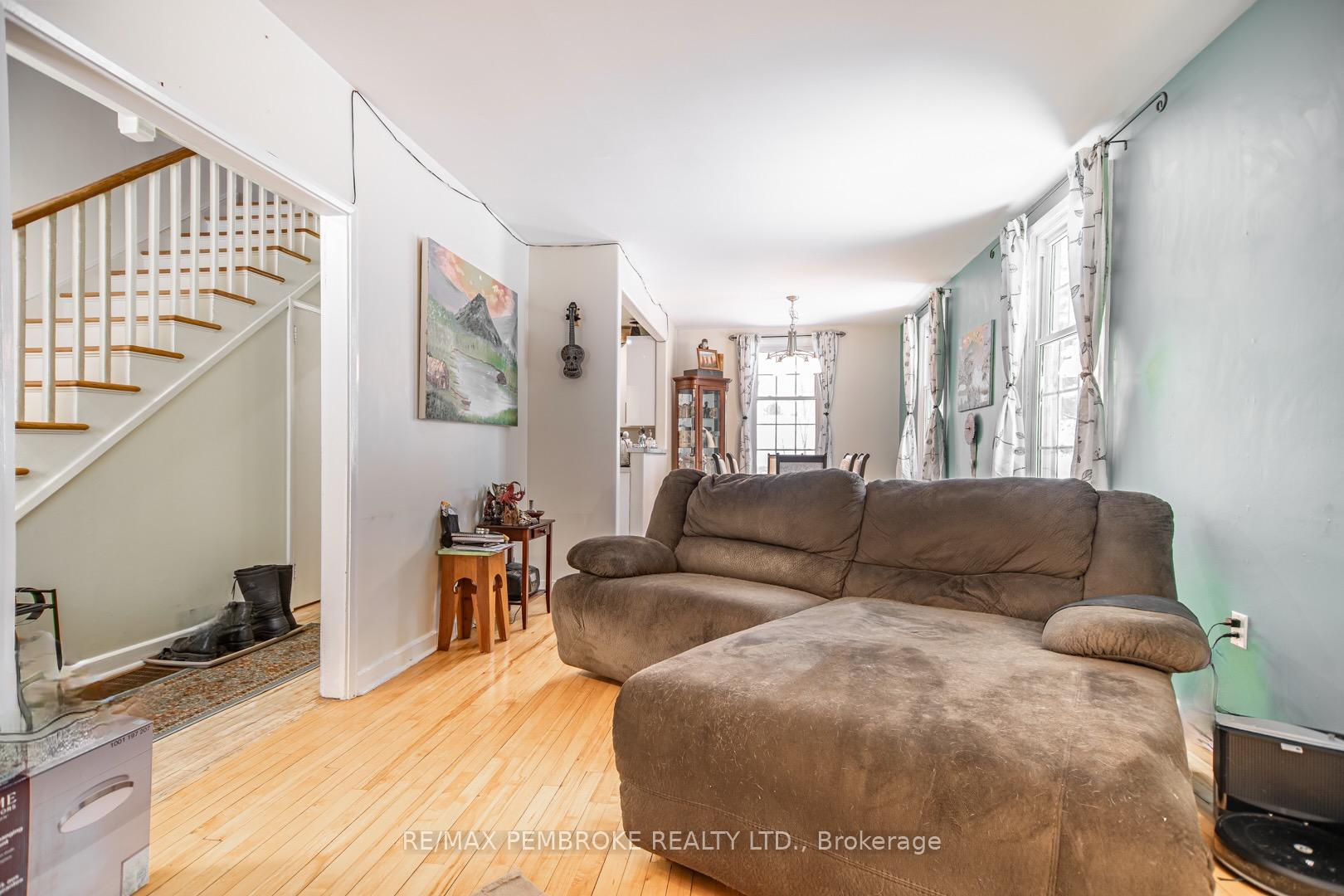 Photo 8 of 8 Wolfe Avenue, Deep River — HOMEH