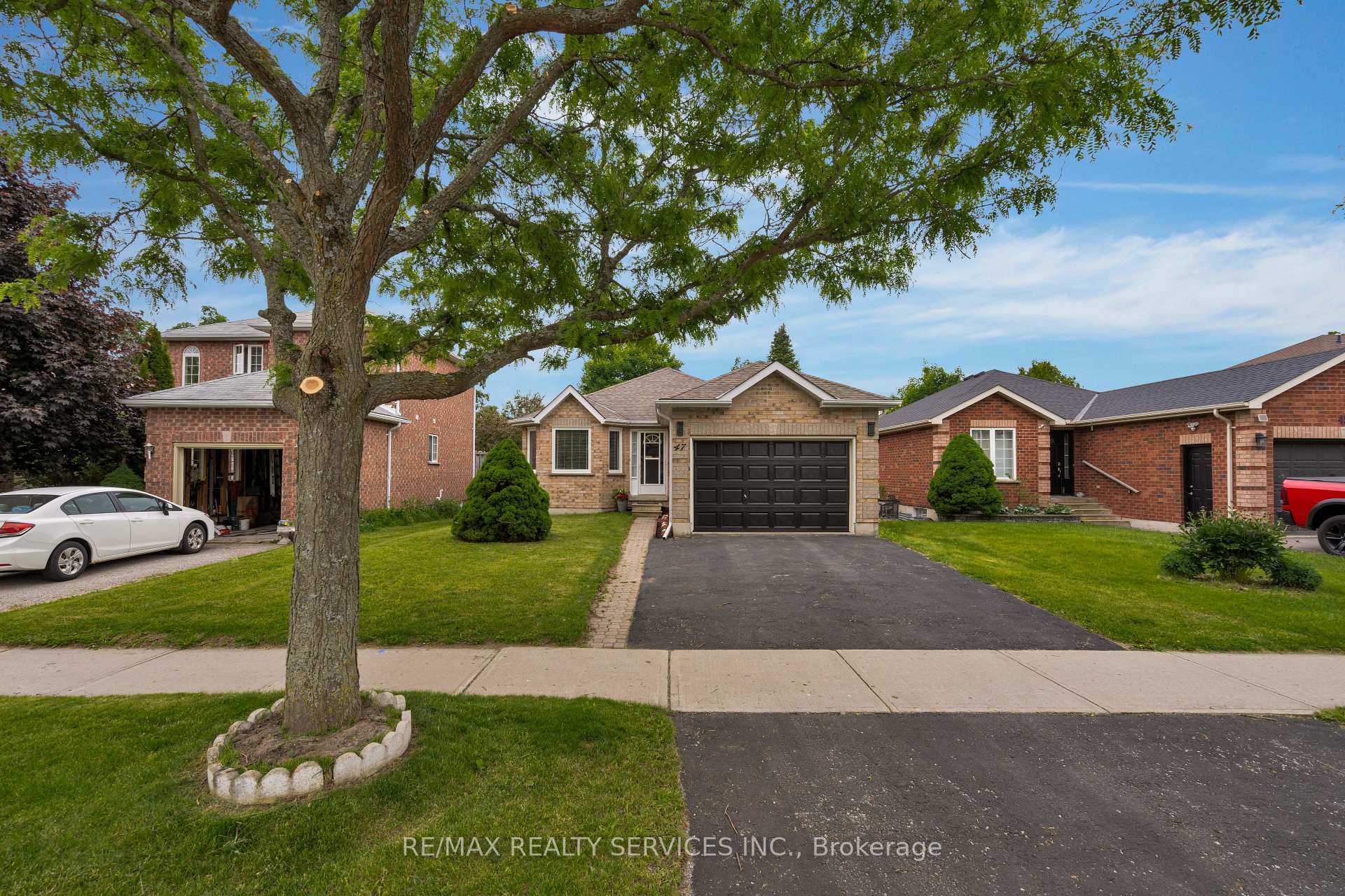 Photo 1 of 47 Sydenham Wells, Barrie, Georgian Drive — HOMEH