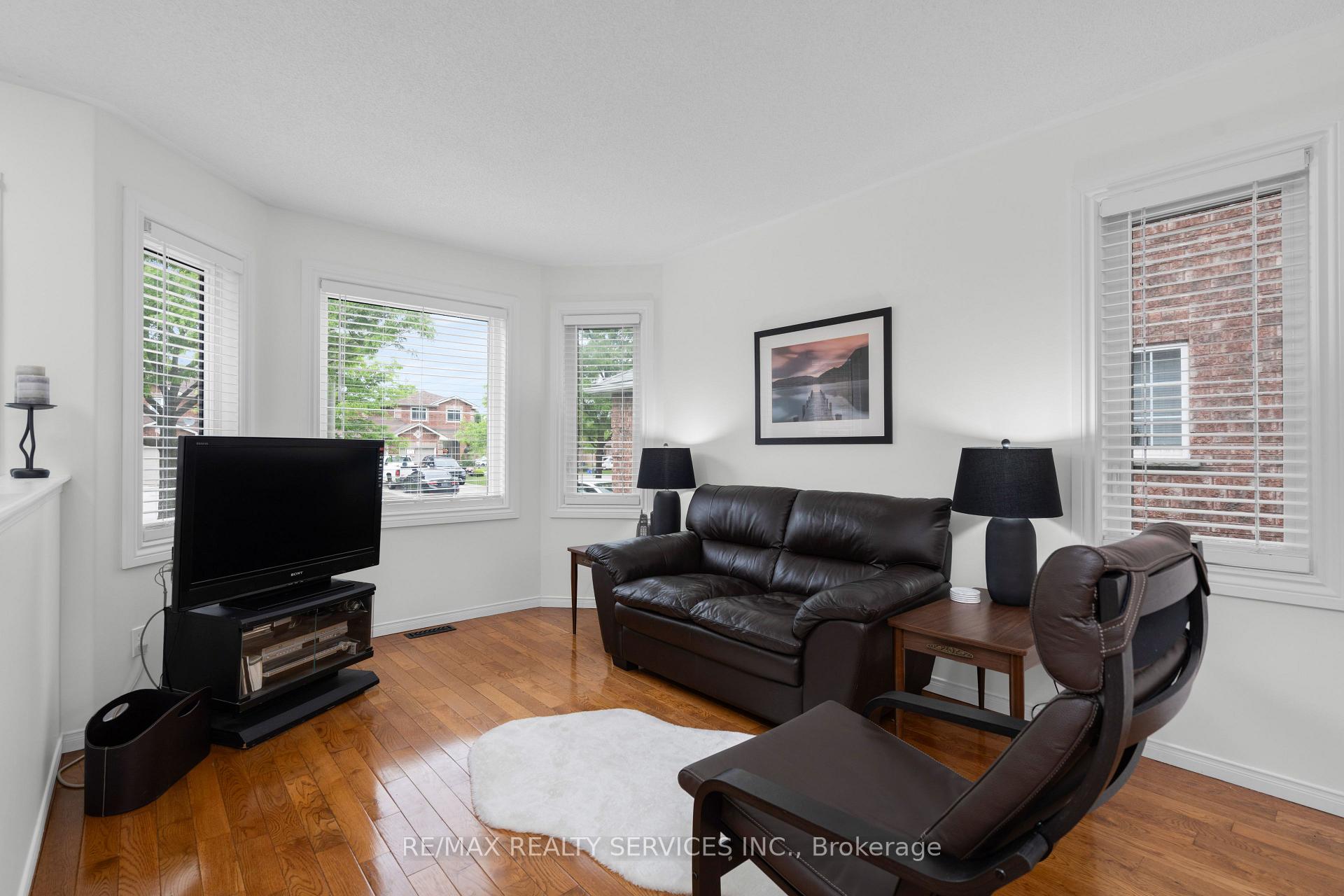 Photo 7 of 47 Sydenham Wells, Barrie, Georgian Drive — HOMEH