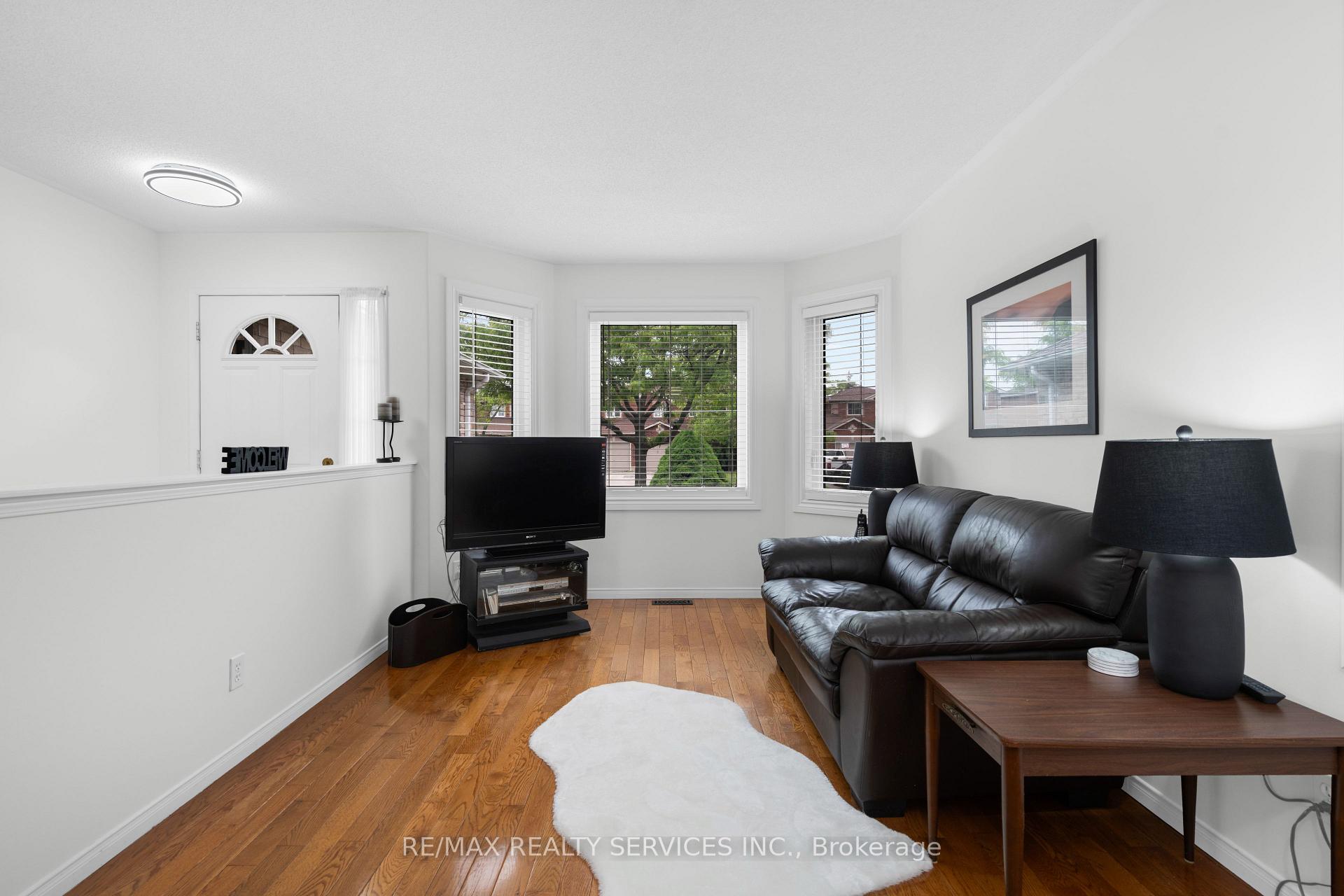 Photo 9 of 47 Sydenham Wells, Barrie, Georgian Drive — HOMEH