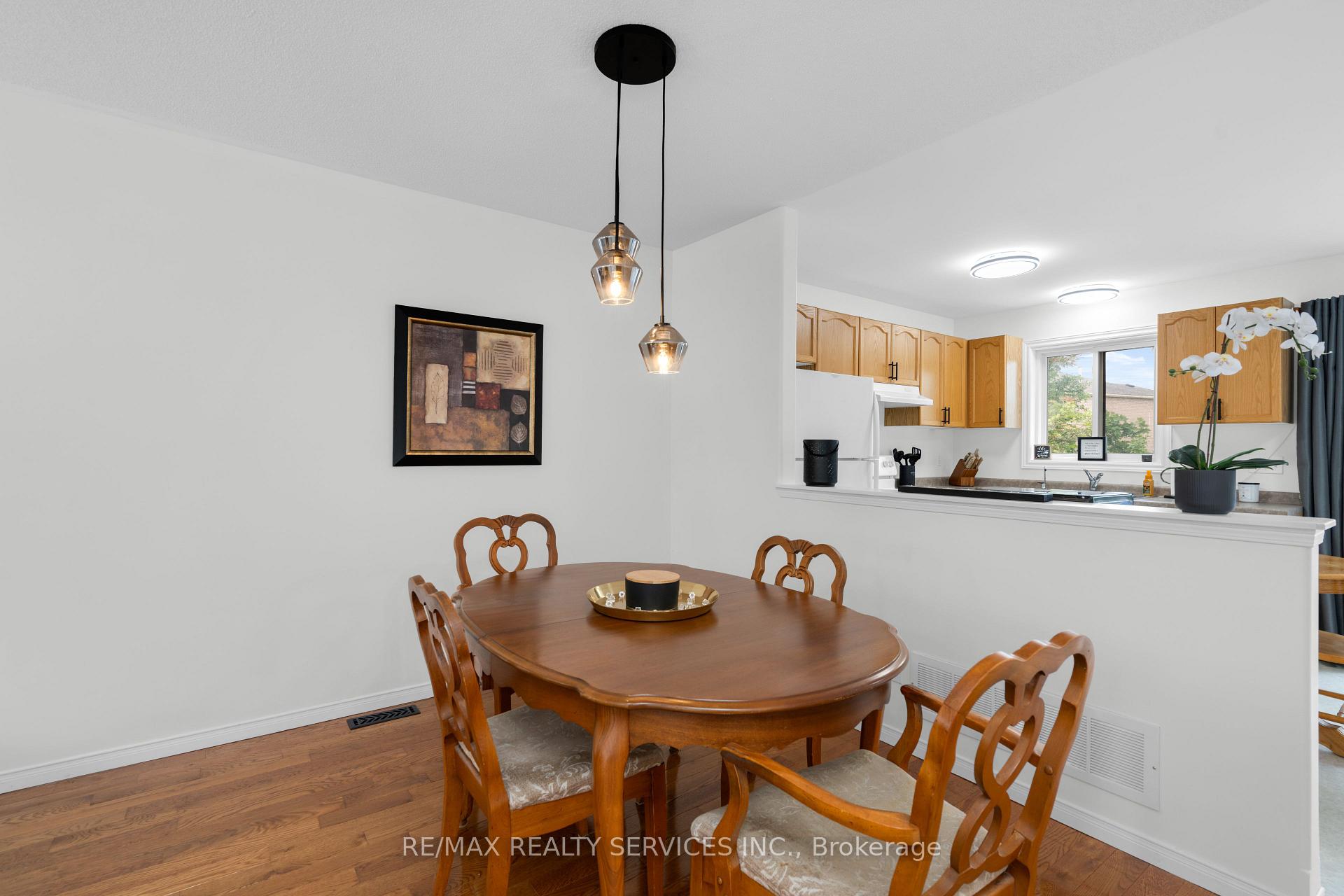 Photo 11 of 47 Sydenham Wells, Barrie, Georgian Drive — HOMEH