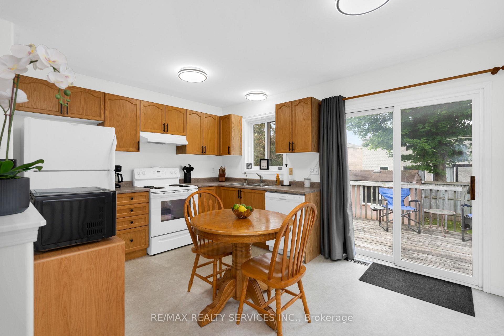 Photo 15 of 47 Sydenham Wells, Barrie, Georgian Drive — HOMEH
