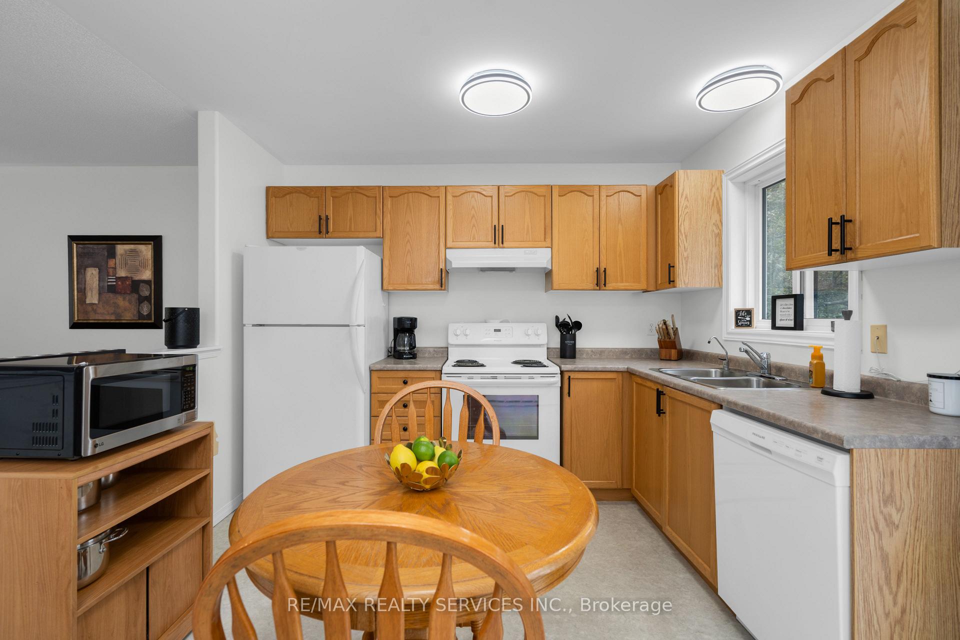 Photo 16 of 47 Sydenham Wells, Barrie, Georgian Drive — HOMEH