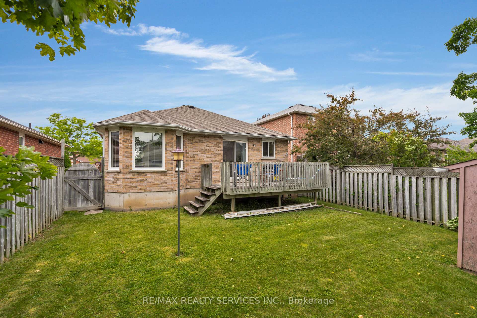 Photo 33 of 47 Sydenham Wells, Barrie, Georgian Drive — HOMEH
